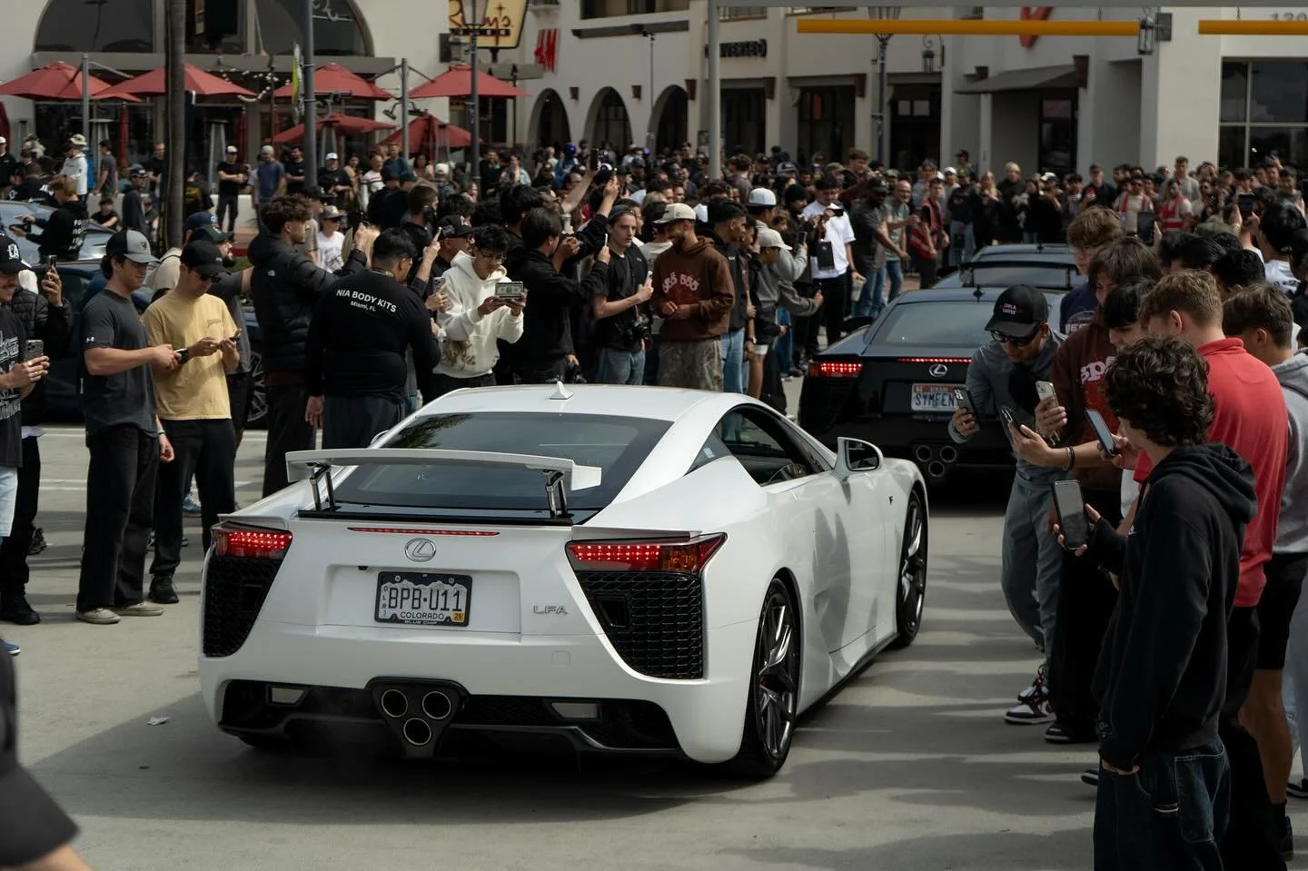 Woooaaaaaaaaah. Whole lotta LFAs 

@southoccarsandcoffee 

#cars #carphotography #lfa #lexuslfa #lamborghini #porsche #mclaren #miura #lexus #ferrari #laferrari