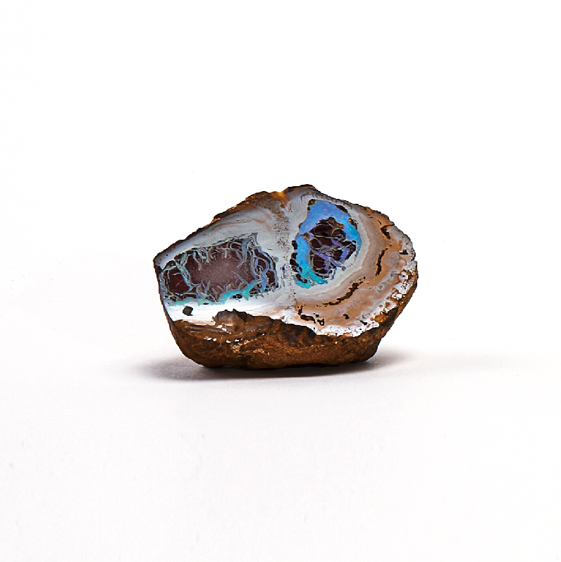 銀河のような模様が入った石、ボルダーオパール