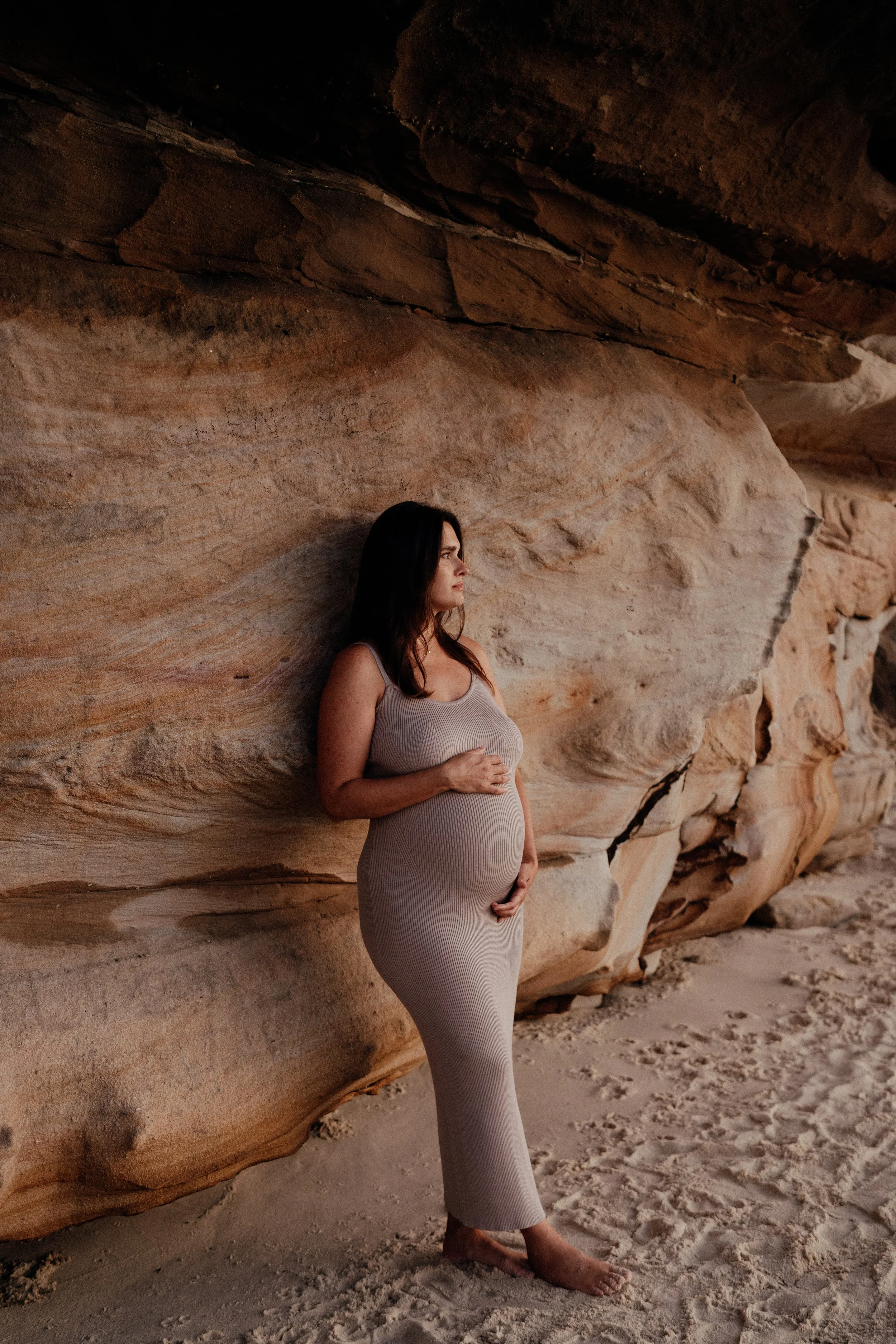 Julia's coastal sunrise maternity photoshoot at Bronte beach