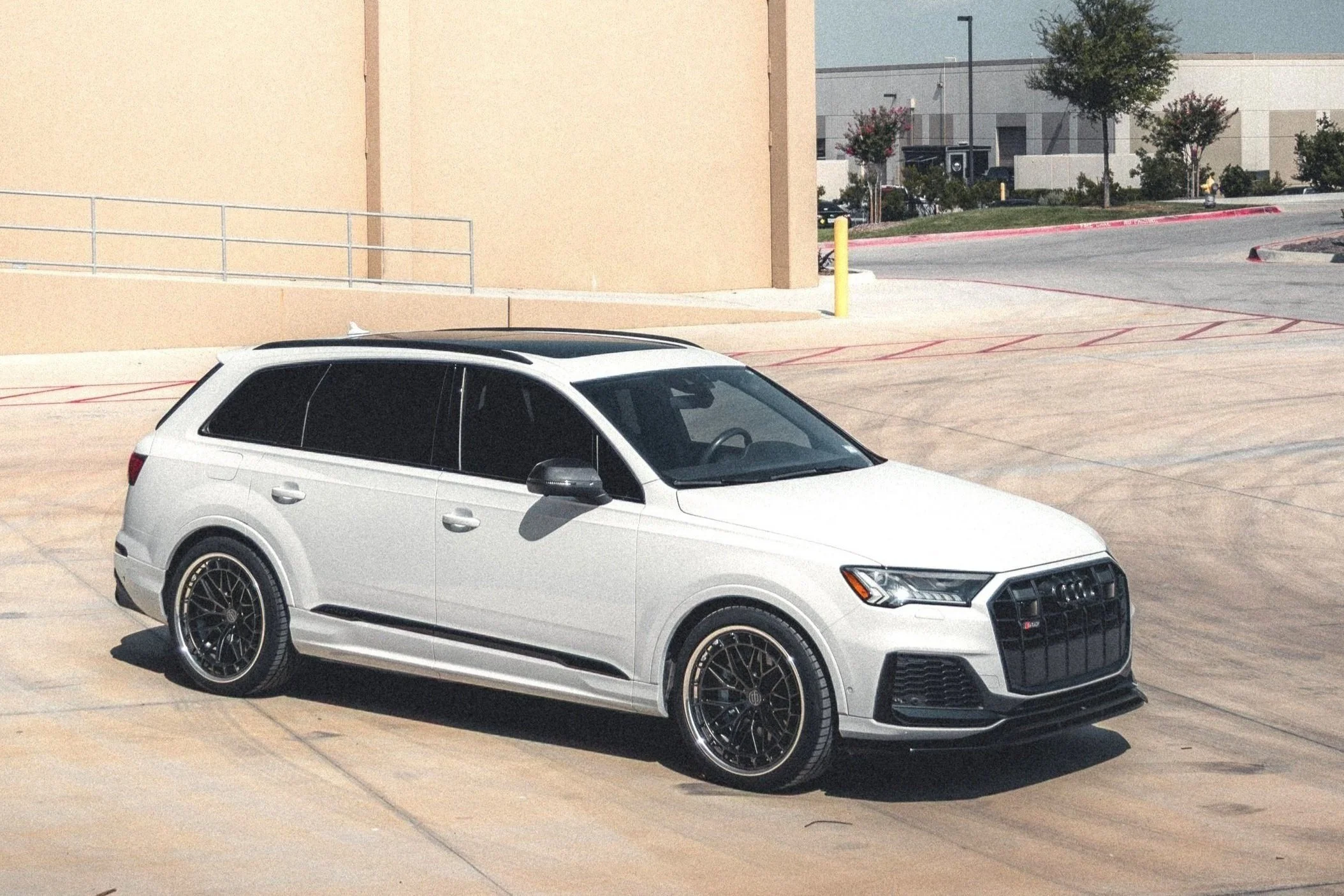 Audi SQ7 - AS-20 wheels