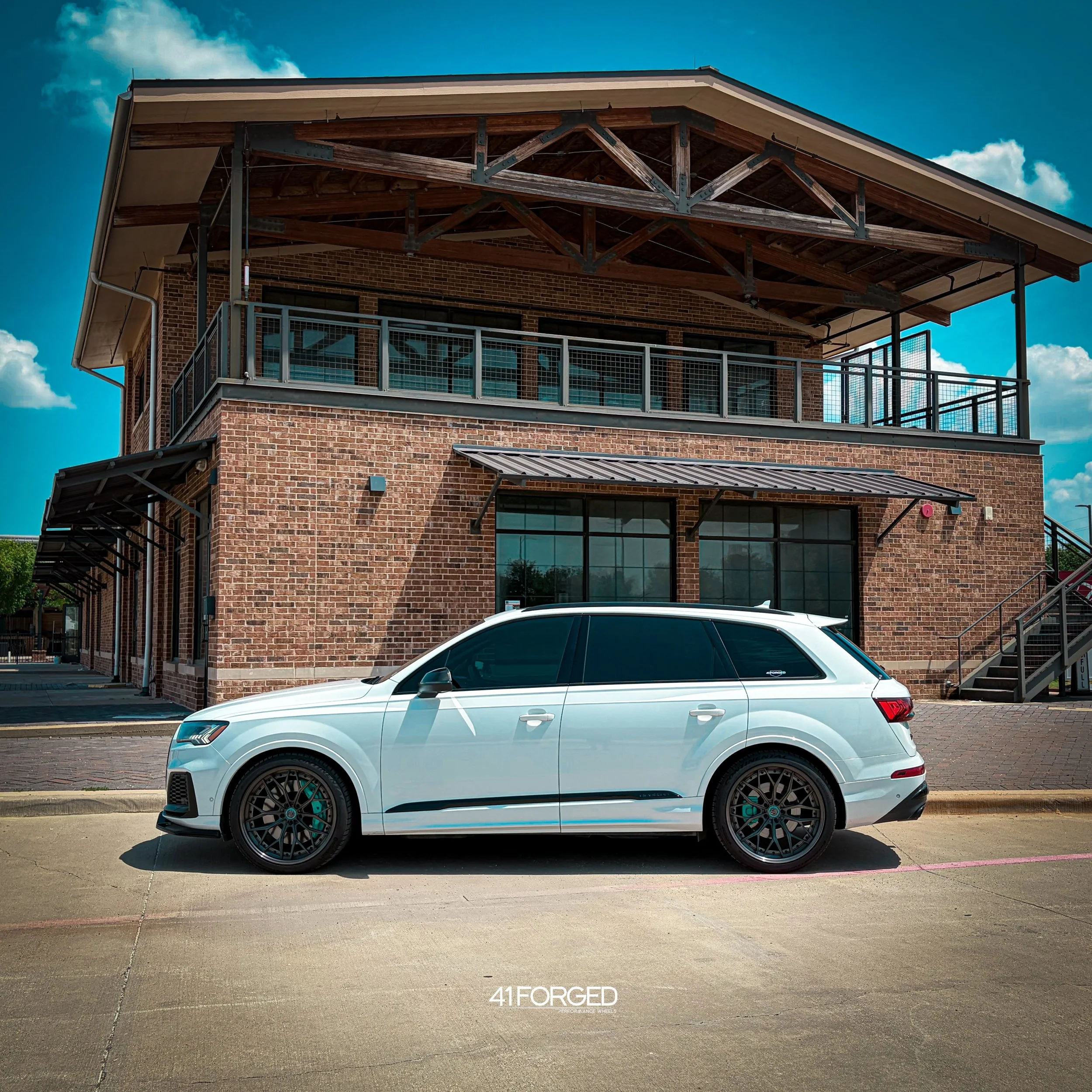The SQ7 - 4.0TT grocery getter rolling on our 22&rdquo; 2pc wheels

SS-20 || Forged 6061-T6 || Matte Frozen Brushed Graphite center x Polished Brushed Graphite lip x Black Hardware 

💻 www.41forged.com
☎️ 469-234-8327
📧 41forged@gmail.com

#sq7 #rs