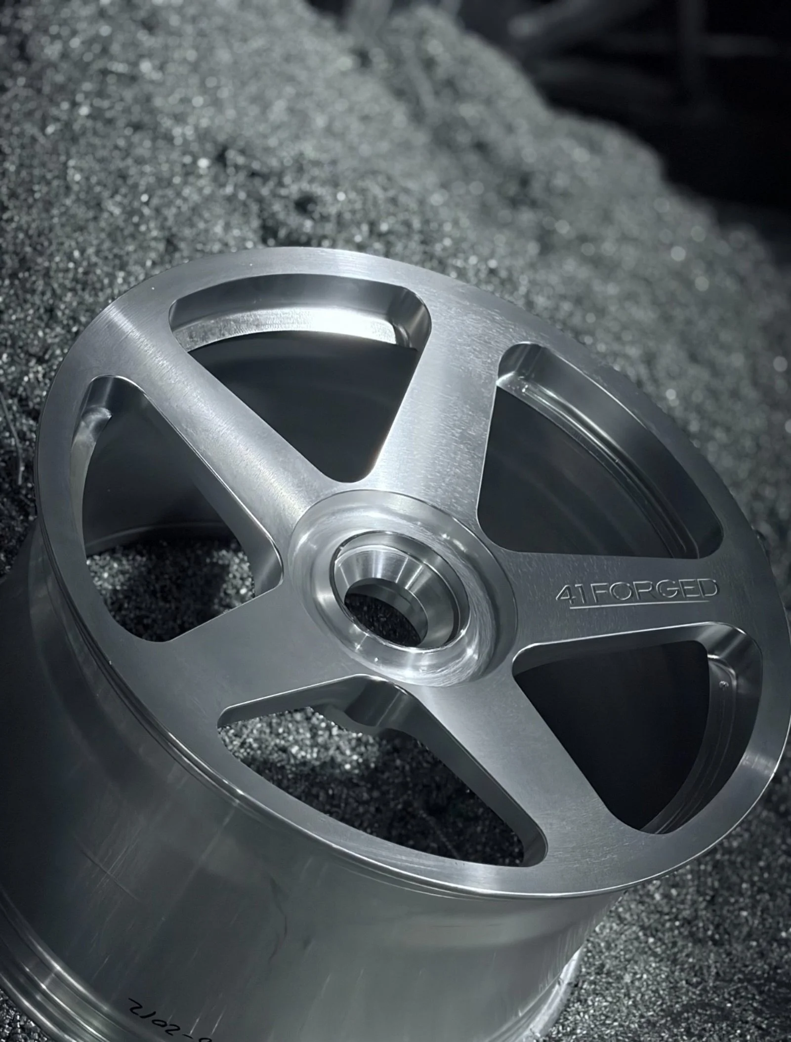 Porsche GT3 wheels in production right now 🥶 

If you&rsquo;re needing center lock wheels for your Porsche, contact us today 👇 

💻 www.41forged.com
☎️ 469-234-8327
📧 41forged@gmail.com

#porsche911 #porschegt3 #porschegt2rs #lambolove