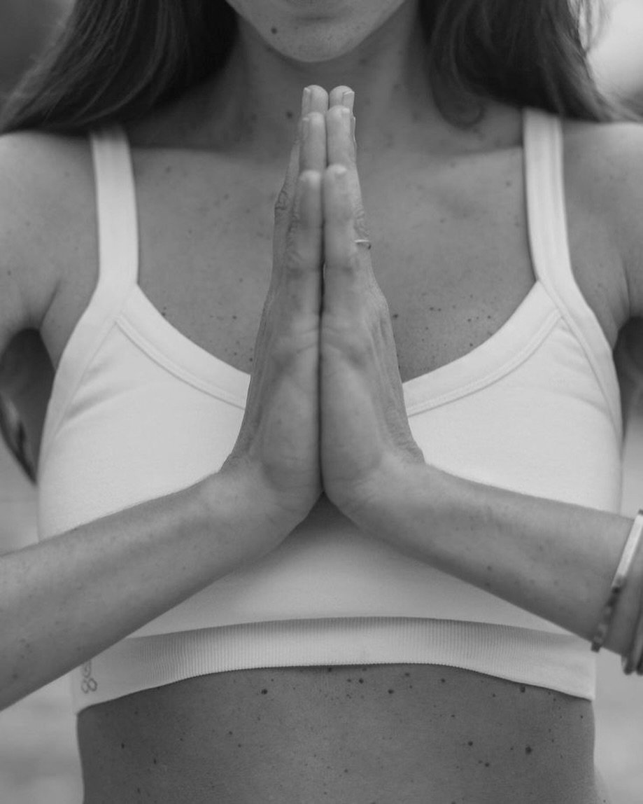 Welcoming premium lifestyle-led brands focused on wellness and movement. I look for stories, moments and feeling and express that for you through sound and visuals🫀

#filmmaking #wellness #brandfilms #pilatesstudio #yogaretreats #healthandwellness #