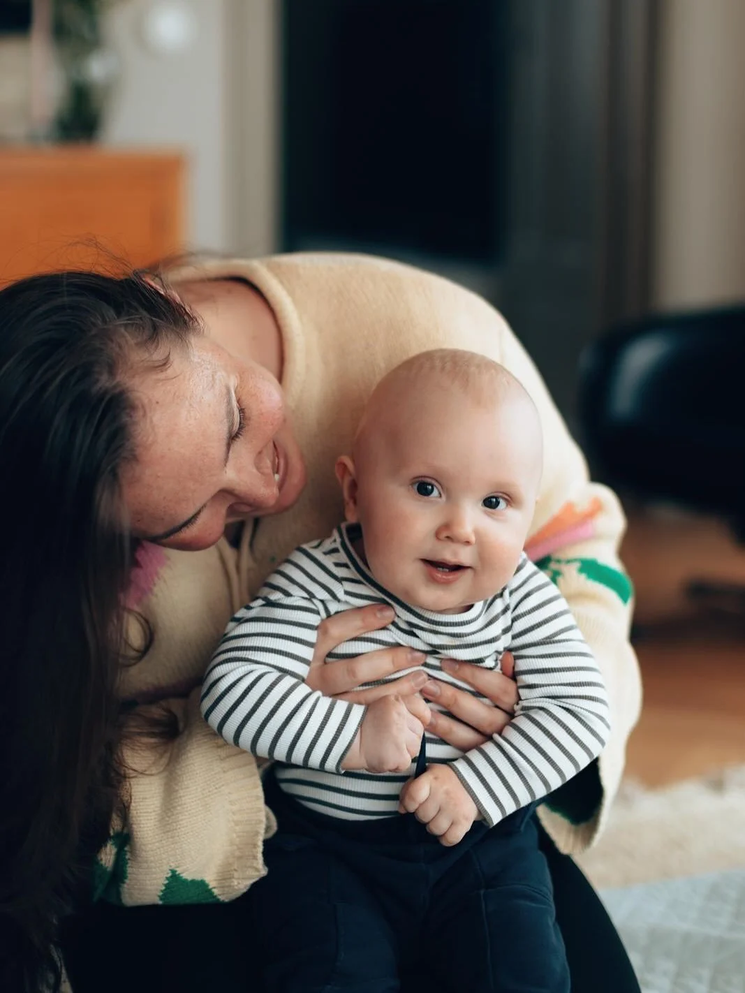 9 months out - 9 months in ❤️

S&aring; blev han 9 m&aring;nader gammal min &auml;lskade Arvid. Min son. Min sol. Min stora k&auml;rlek och st&ouml;rsta pr&ouml;vning. 

Att bli mamma &auml;r det mest utmanande jag varit med om hittills. Samtidigt so