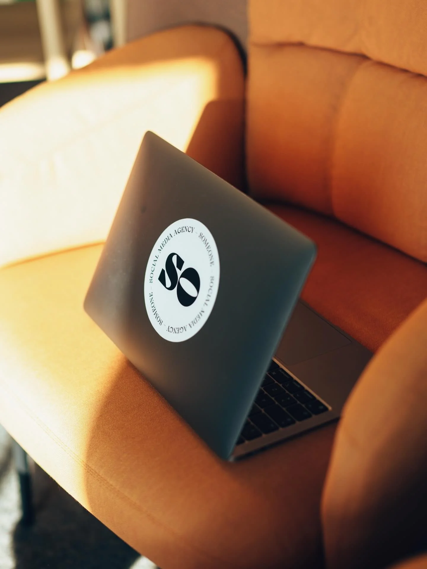 Nya vindar 🧡

Tiderna f&ouml;r&auml;ndras.
Jag har f&ouml;r&auml;ndrats.

Jag tycker och t&auml;nker annorlunda idag &ndash; med barn j&auml;mf&ouml;rt med utan.

Det h&auml;nder mycket med en under en f&ouml;r&auml;ldraledighet. Om jag snabbspolar: