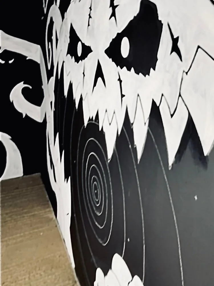 Another behind the scenes at Over Farm. There was a moment where I thought the white undercoat was cool enough&hellip;then the bright orange went on 🎃🎃🎃

If you are heading to Over Farm for Pumpkins After Dark this weekend, look out for instructio