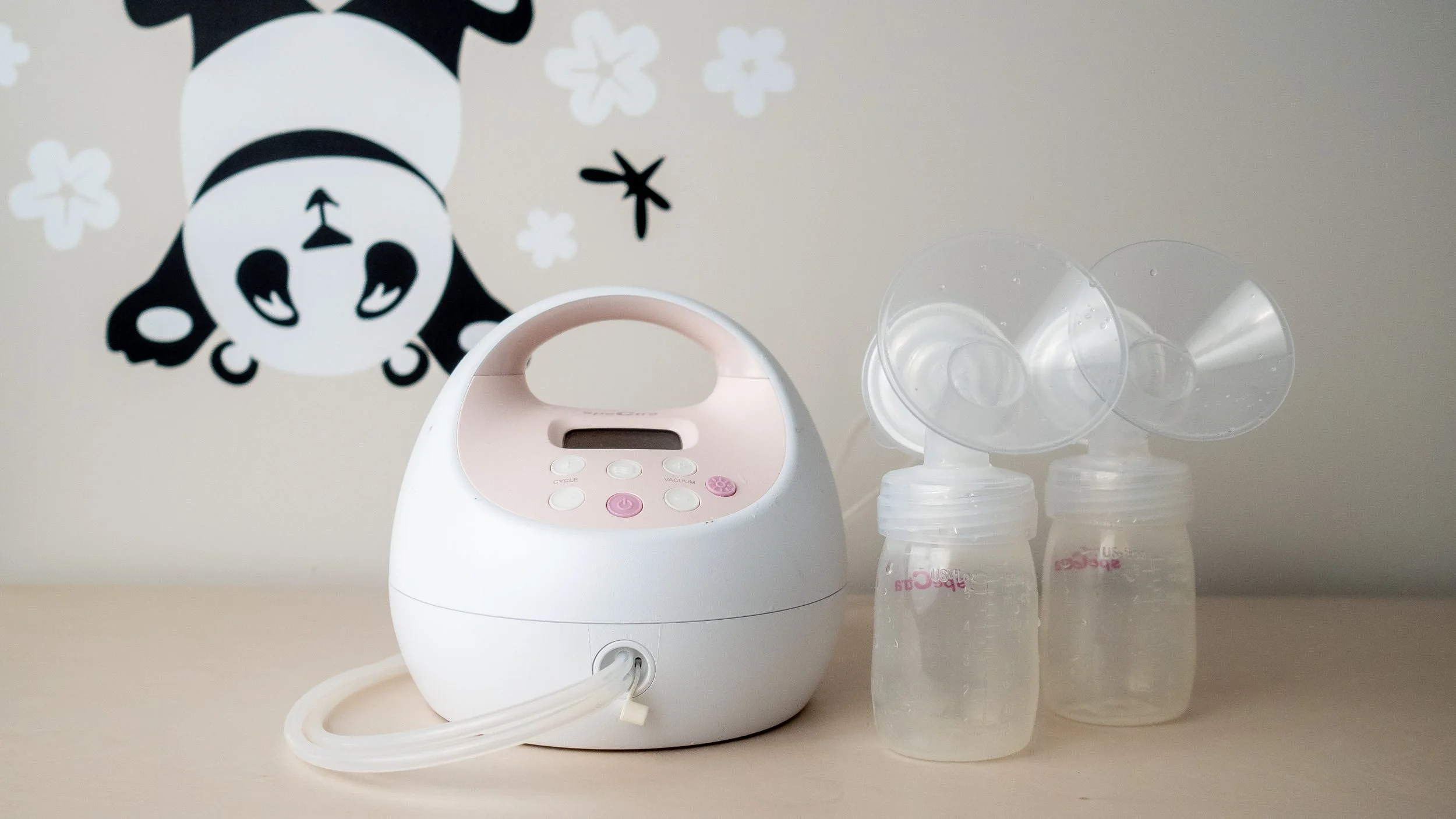 Breast pump used by exclusively pumping mum to manage feeding routine