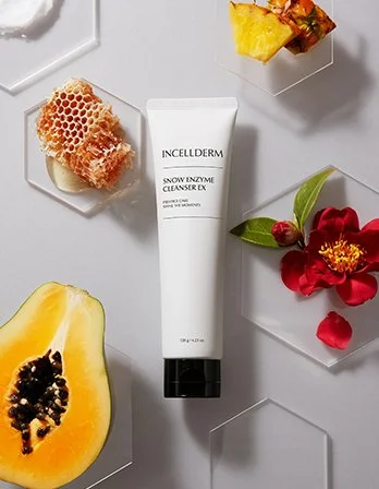 Hydrating foaming cleanser for sensitive skin with hyaluronic acid and propolis complex