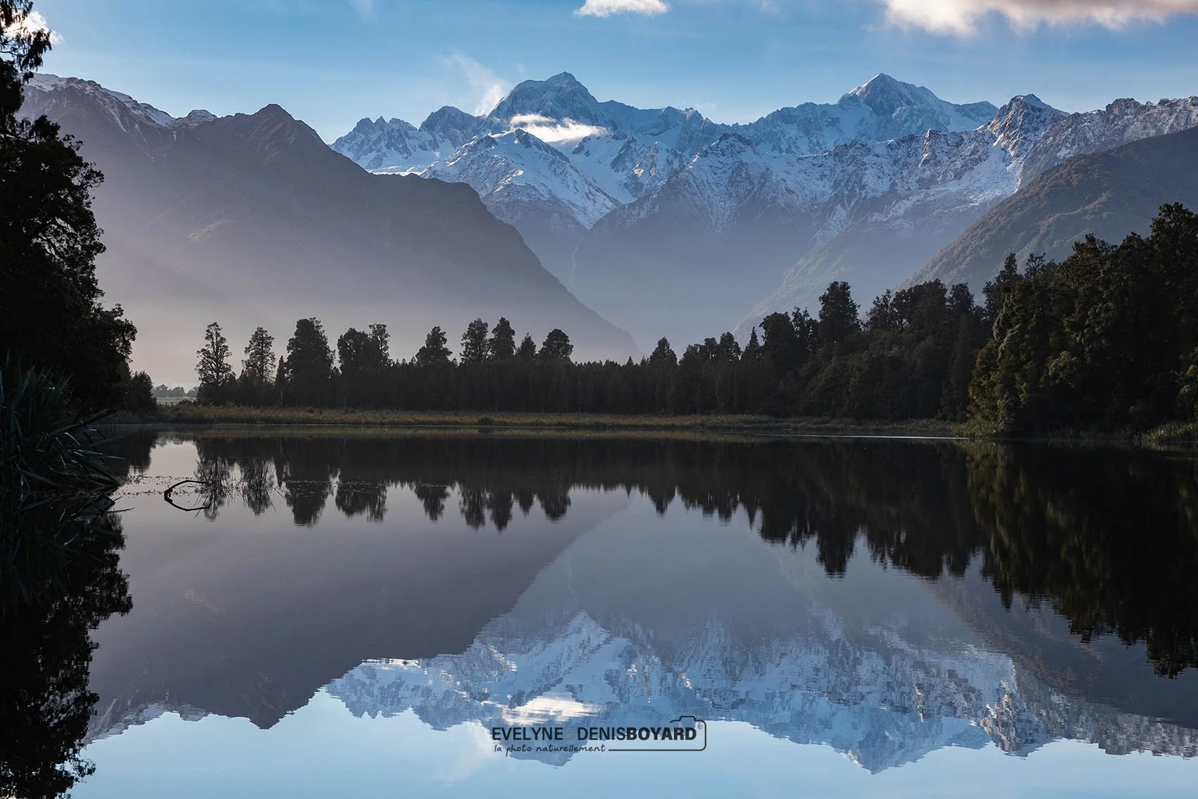 Le lac Matheson aux premières heures du jour.