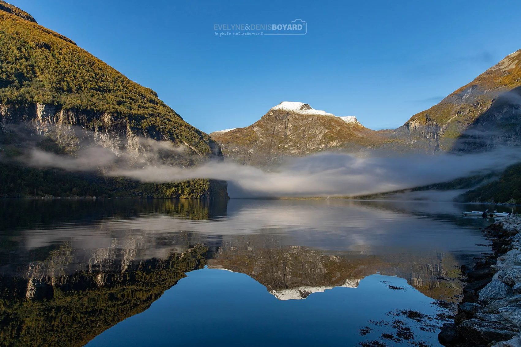 Brumes sur le Fjord. de Geiranger.