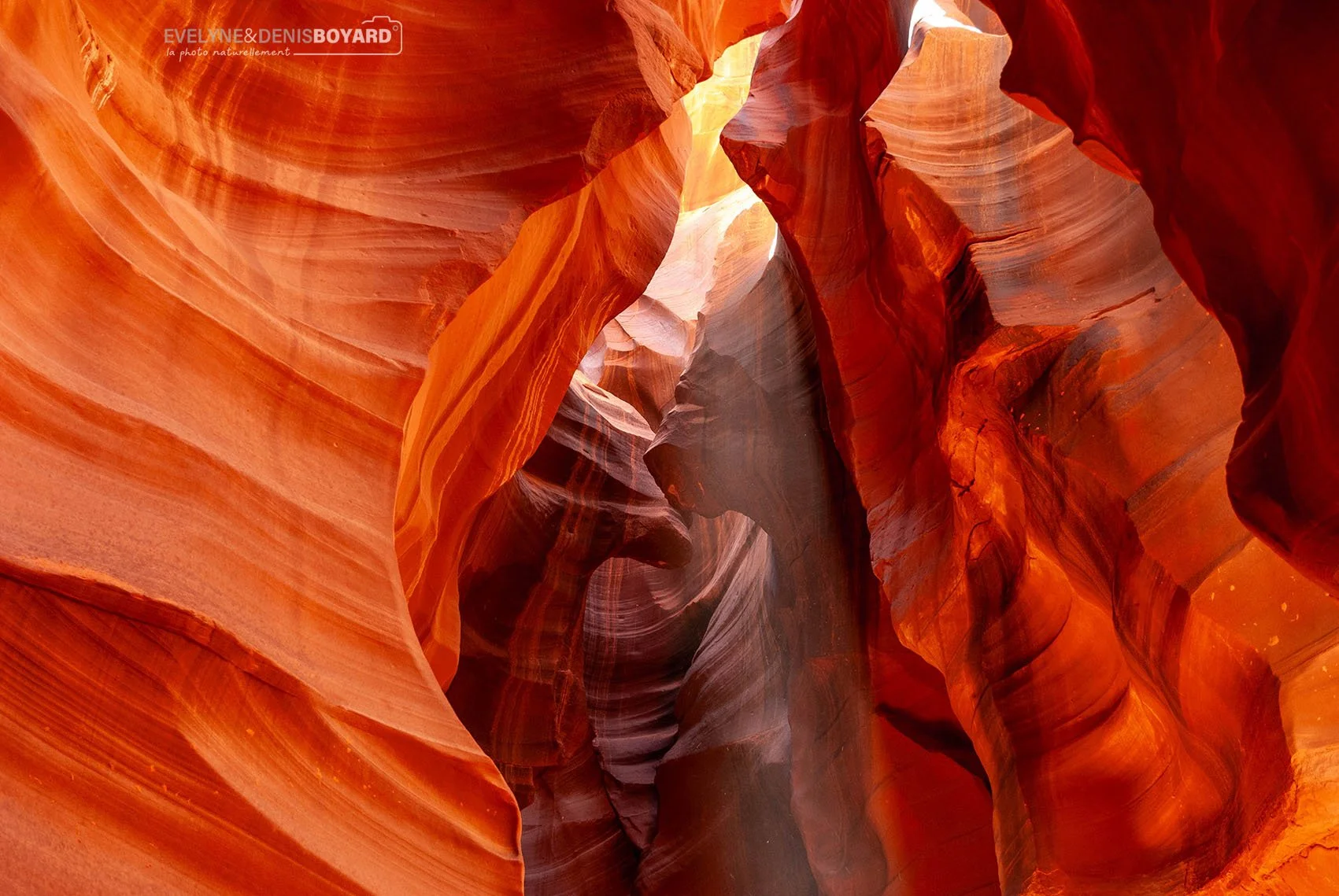La beauté des grès dans Antelope Canyon (Utah).