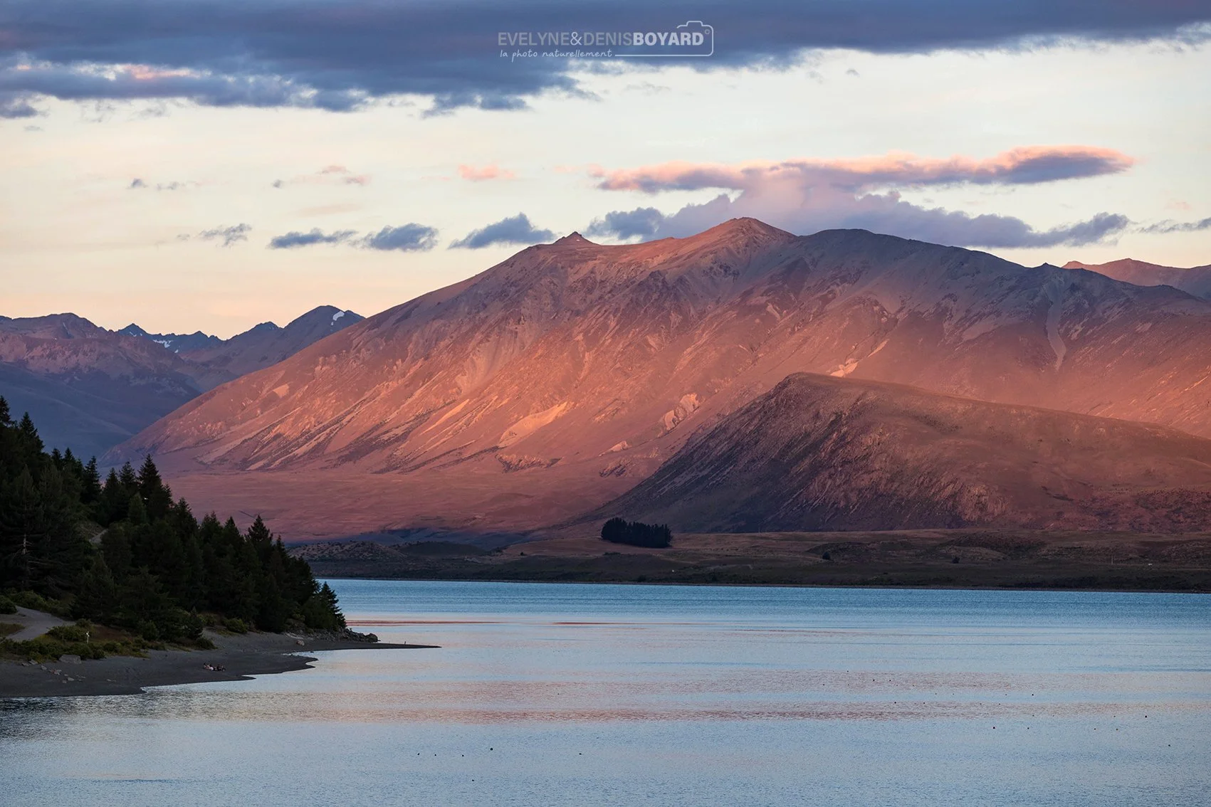 Soleil couchant sur le lac Tekapo.