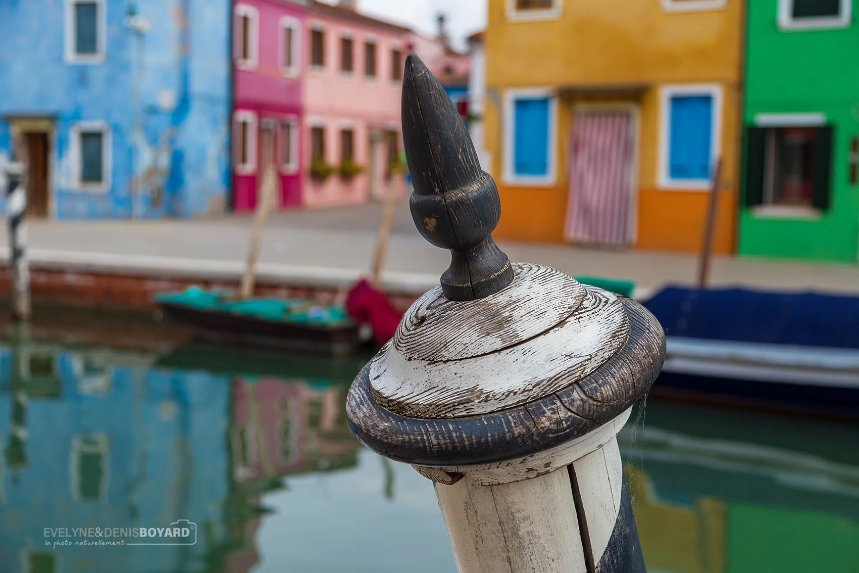 Le long du canal à Burano.