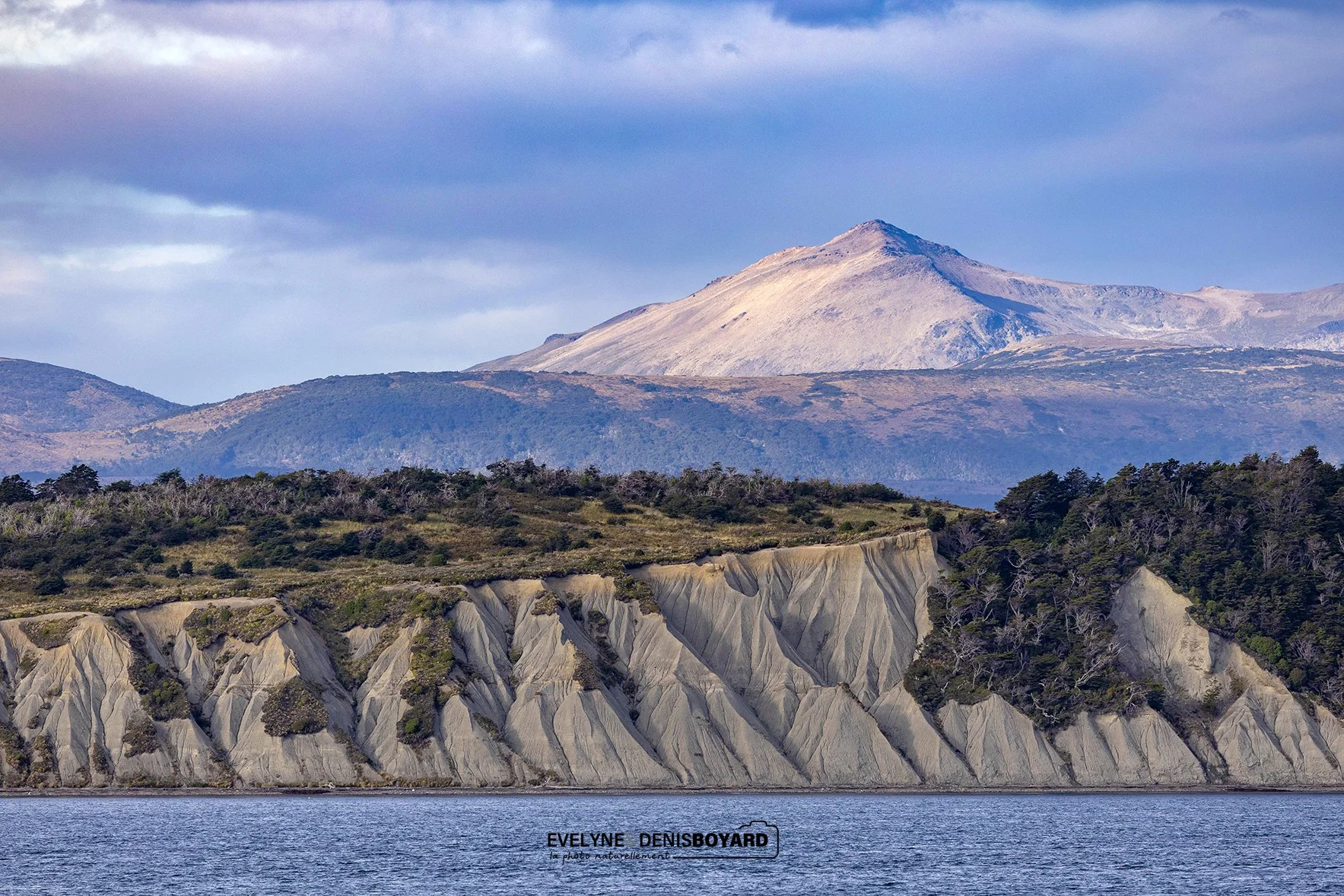 Paysages magnifiques de la Terre de Feu.