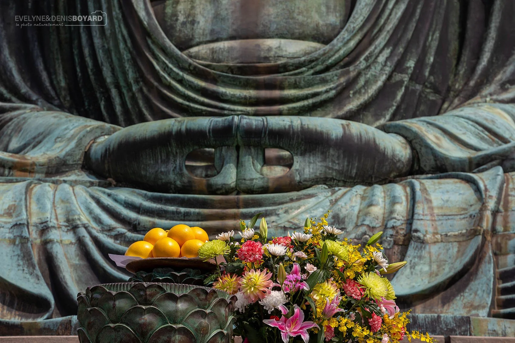 Offrande au bouddha de Kamakura.