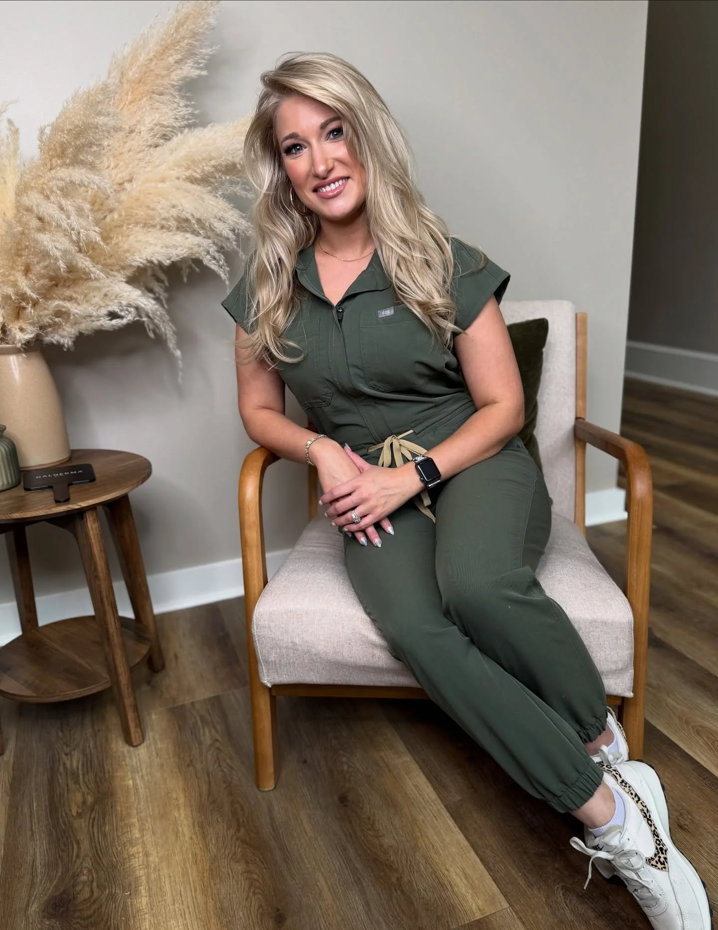 ✨First up for our introductions this week is Christina Miller, esthetician in Mansfield! 

✨Christina will be offering facials, facial waxing, eyebrow tints and laminations, brow tints and lifts, with other services coming soon! 

✨Words from Christi