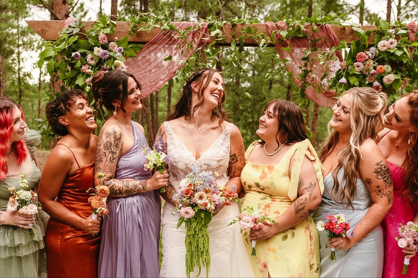 Every detail of the Yates&rsquo; wedding was a dream. Soft, fairy garden whimsy. Jerusha&rsquo;s pinterest board went offfffff sis 👏 
.
.
.
.
.
.
. 
#coloradospringsflorist #coloradowedding #flowerfarming #farmerflorist #weddingflowers #floraldesign