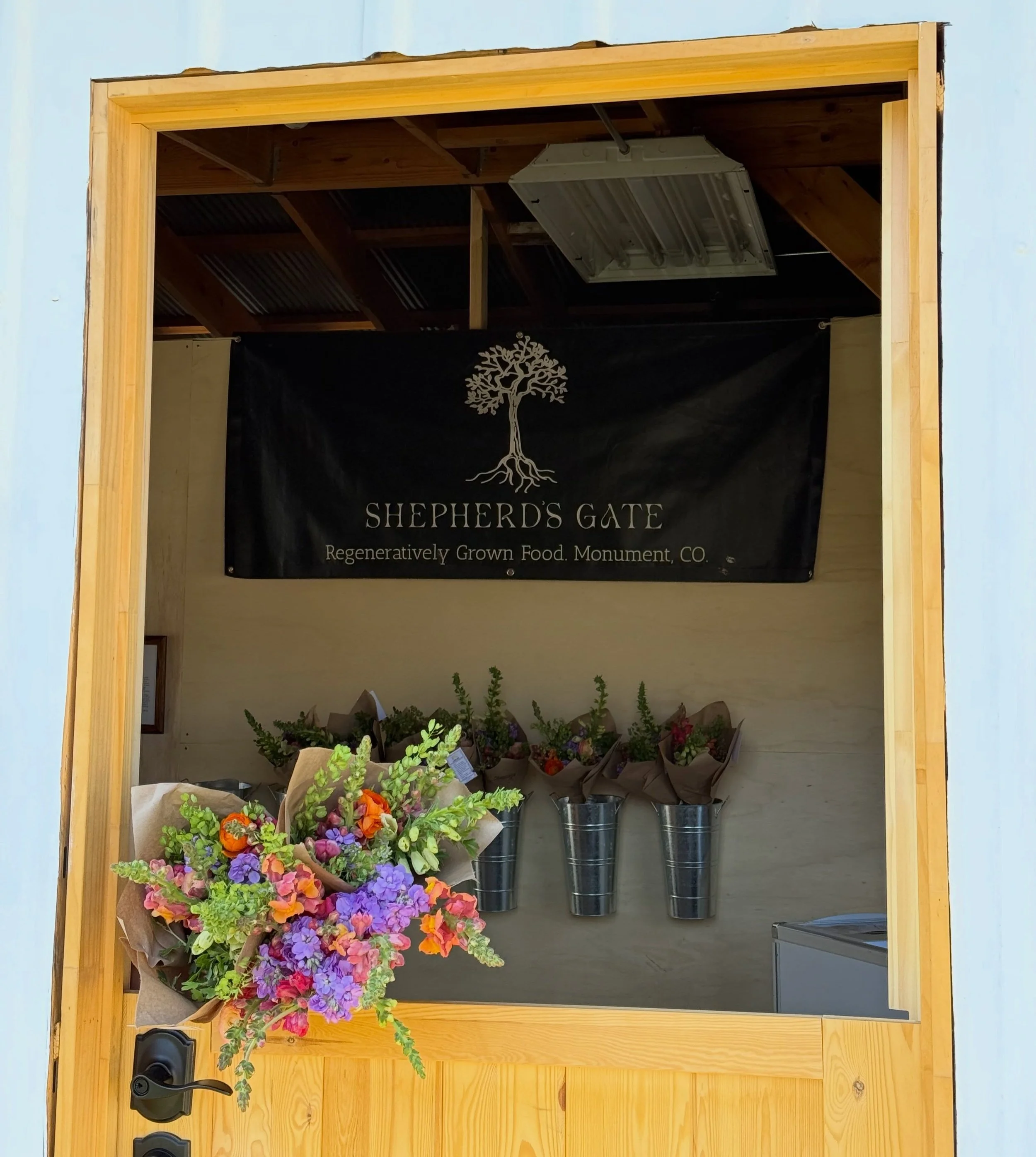FARMSTAND FRIDAY is tomorrow! Our friends @shepherdsgatefarm will have fresh off the farm greens🥬 , garden starts 🌱 , local honey 🍯 , sourdough, local pottery, botanical skincare, and FLOWERS 🌸 🥳 activities for the kiddos too! Swing by tomorrow 