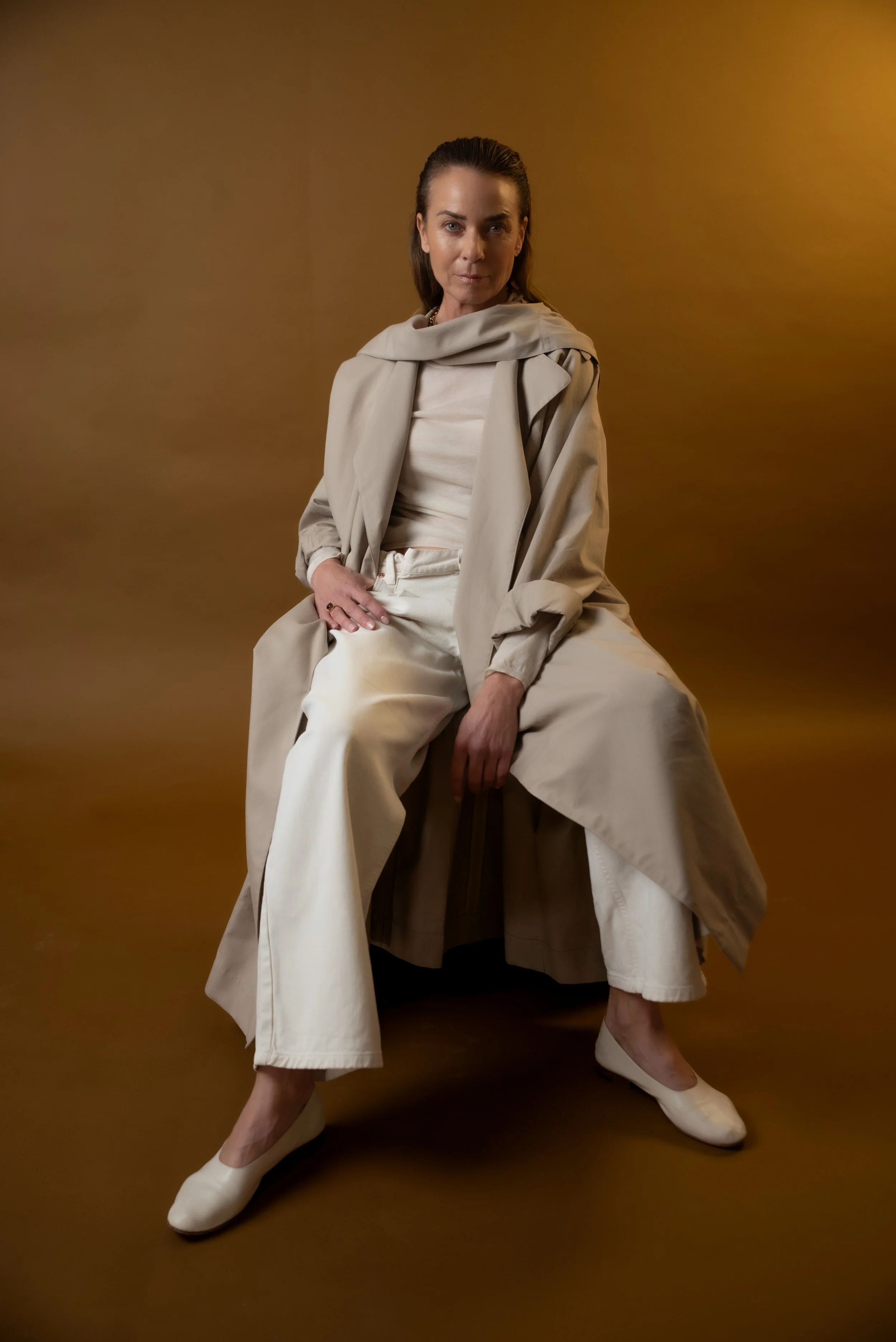 Portfolio Fashion Editorial mit Best Ager Model Susanne Zellmer. Fashion Styling Heidrun Schadmattern, Hairstyling Jennifer Krzechki.