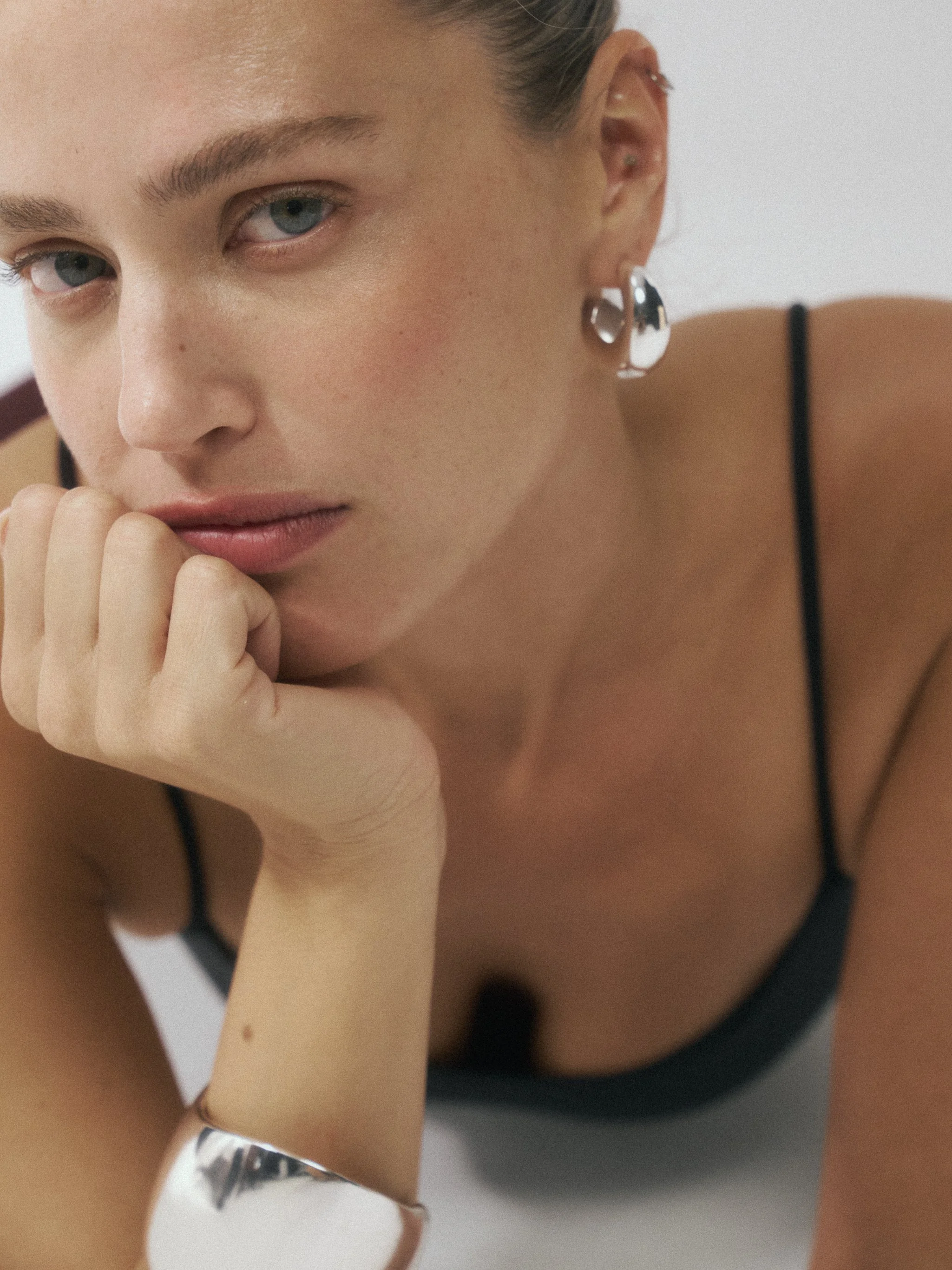 Fashion Fotoshooting mit Fotograf Stephan Glathe und Model Jill Möllering (AH Model Management). Hair & Make-up Artist Jennifer Krzechki. Using Typology.