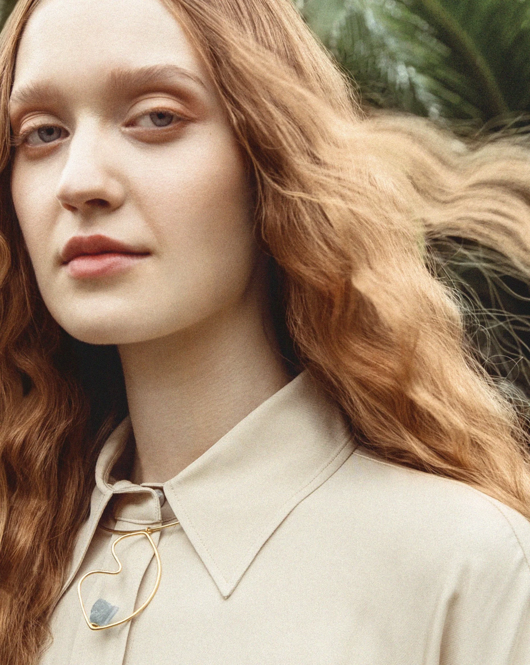 Elle Beauty Editorial mit Model Ivana Teklic (Louisa Models). Fotografiert von Lisa Jureczko, gestylt von Isabelle Barsch, frisiert von Daniele Zimotti (Keller Haircompany), geschminkt von Jennifer Krzechki, Maniküre von Jennifer Krzechki.
