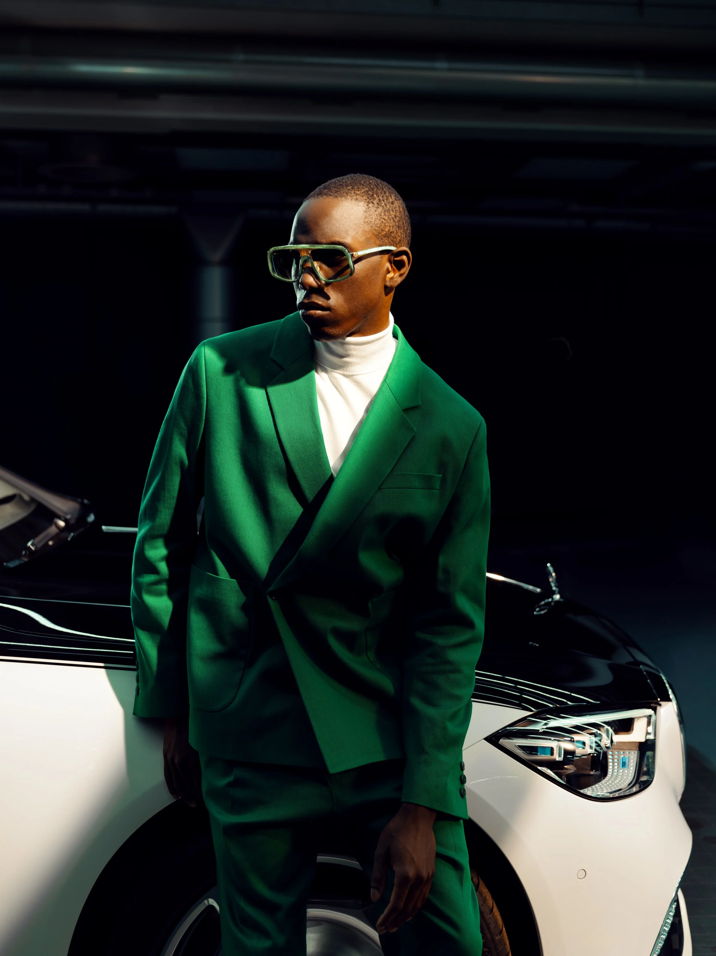 Porträt des Models David White für eine Kampagne von Maybach Eyewear. Hair & Make-up Artist Jennifer Krzechki, Fotograf Yannick Wolff, Agentur Banauten, Fashion Styling Sanne Roesch.