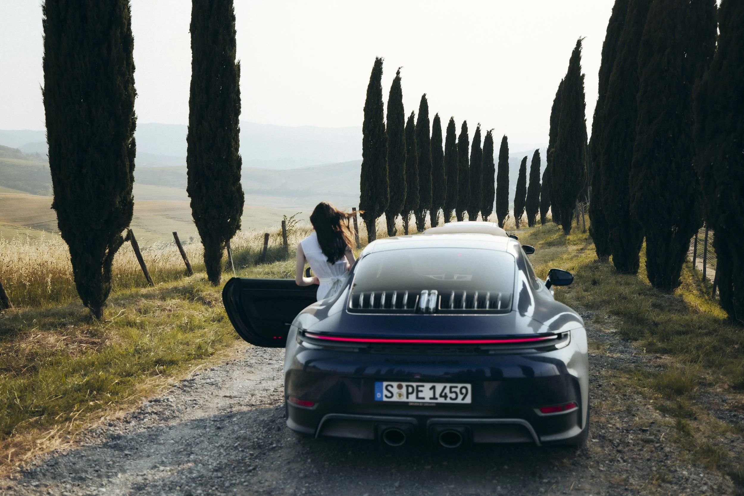 Foto-und Videoshooting für die Kampagne zum 30-jährigen Jubiläum der Porsche Travel Experience. Hair & Make-up und Fashion Styling Jennifer Krzechki, Foto & Video Roserbrothers, Agentur MDCT, Models Anouk & Bart van Maanen.