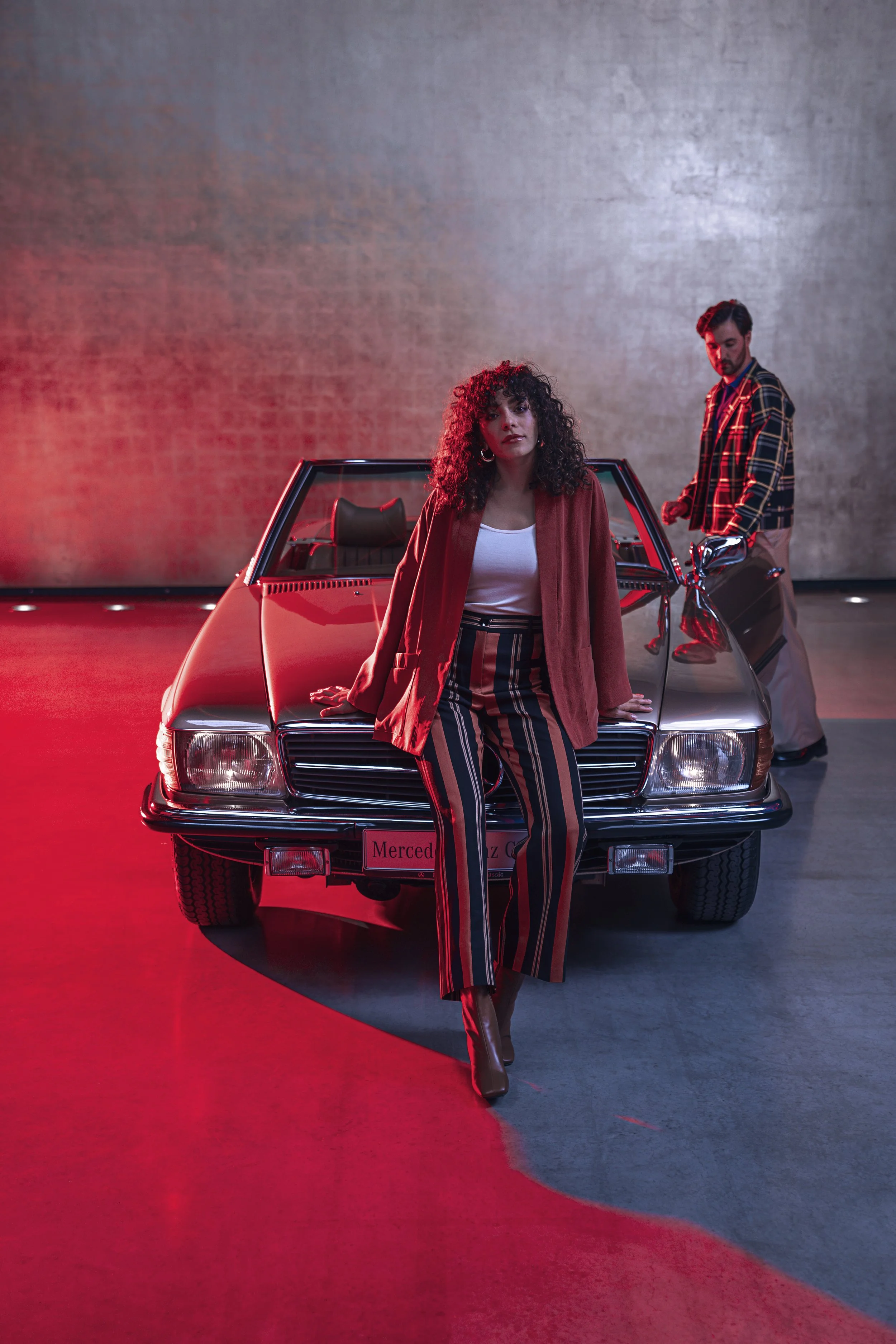 Kampagne für Mercedes Benz Museum Stuttgart Oldtimer SL Legacy Ausstellung. Photography Philipp Rupprecht, Fashion Styling Natalie Schneider, Hairstyling & Make-up Jennifer Krzechki. Using Chanel Beauty.