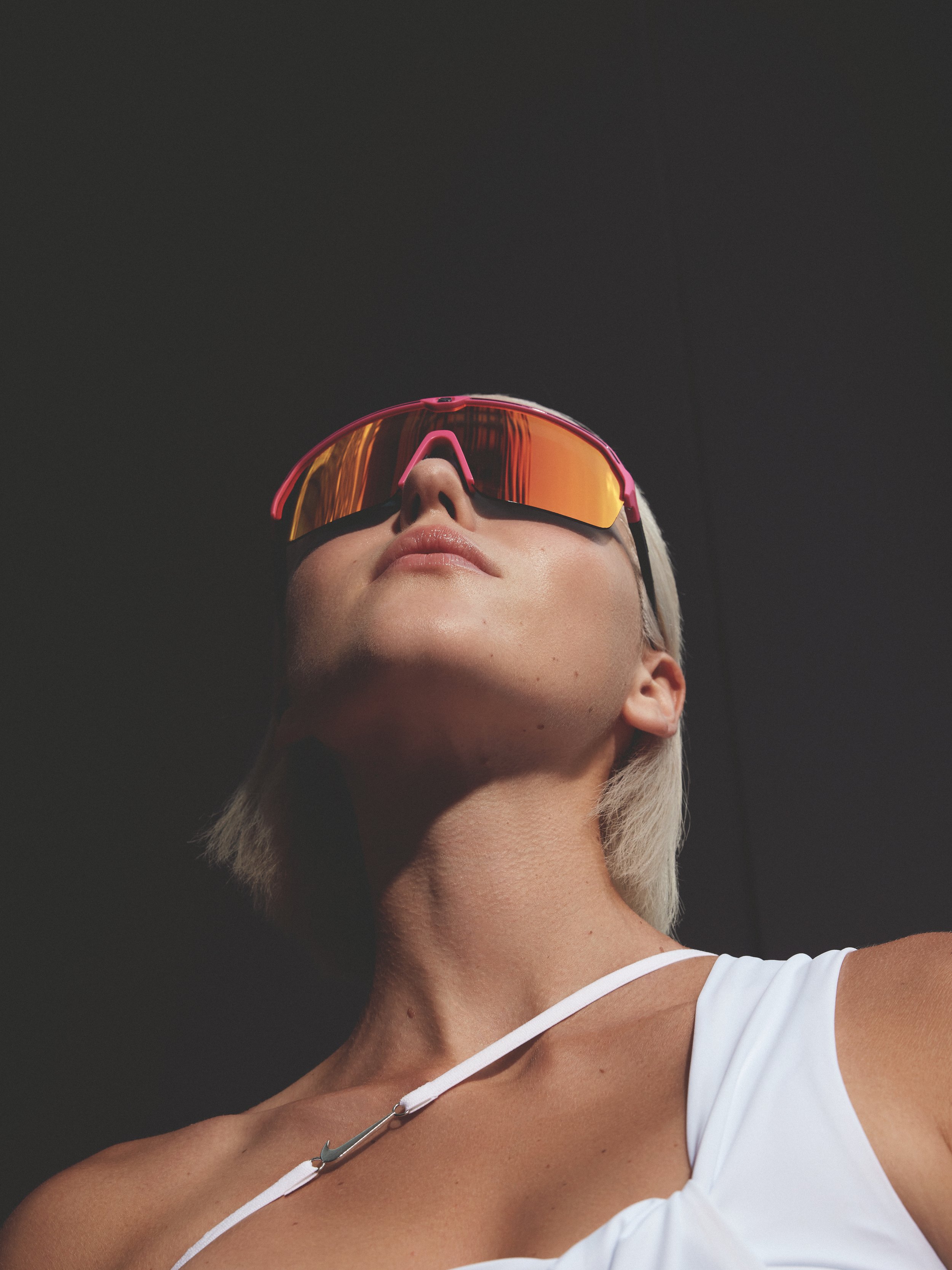 Close Up für Shooting mit Läuferin Maike, Nike x Jacquemus Kollektion, Fotografin Yve Adore, Hair & Make-up Jennifer Krzechki, Location Frankfurt am Main.