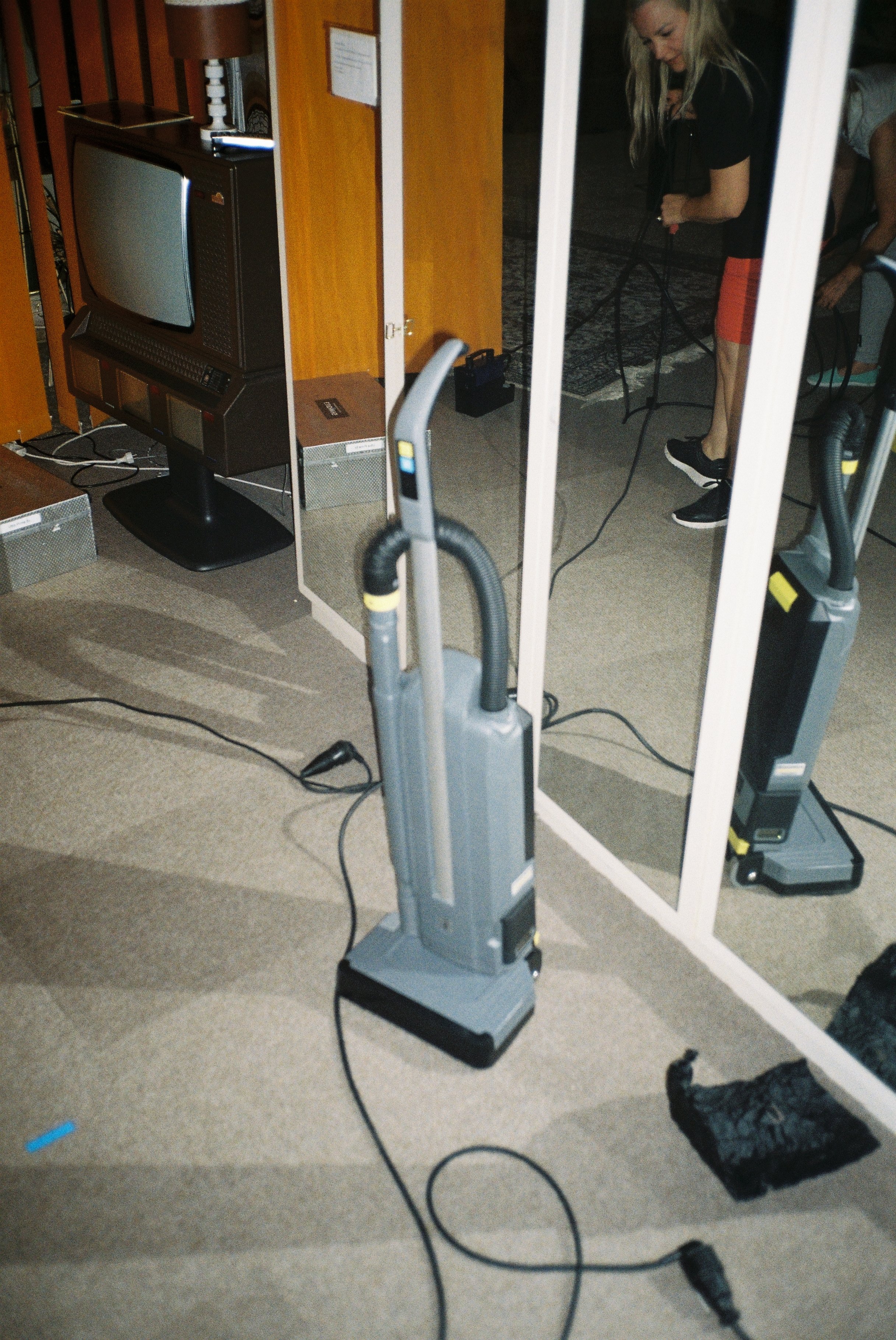 Commercial, Werbedreh für Kärcher. Videoproduktion vom Medienhaus Underpier, Agentur Loup, Foto und Film Make-up Artist am Set Jennifer Krzechki, Fashion Styling Marejke Schmidt. Using Charlotte Tilbury.