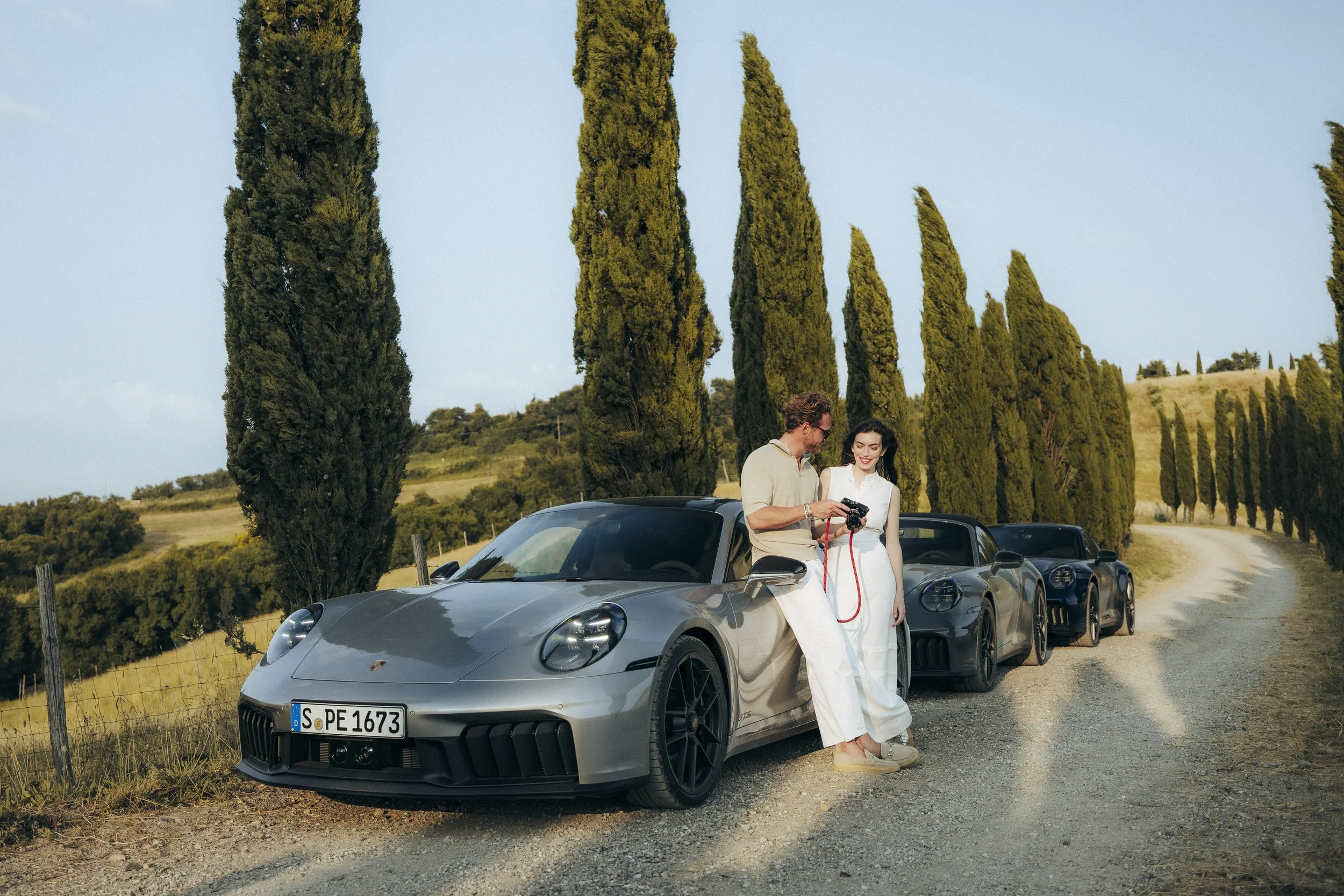Foto-und Videoshooting für die Kampagne zum 30-jährigen Jubiläum der Porsche Travel Experience. Hair & Make-up und Fashion Styling Jennifer Krzechki, Foto & Video Roserbrothers, Agentur MDCT, Models Anouk & Bart van Maanen.