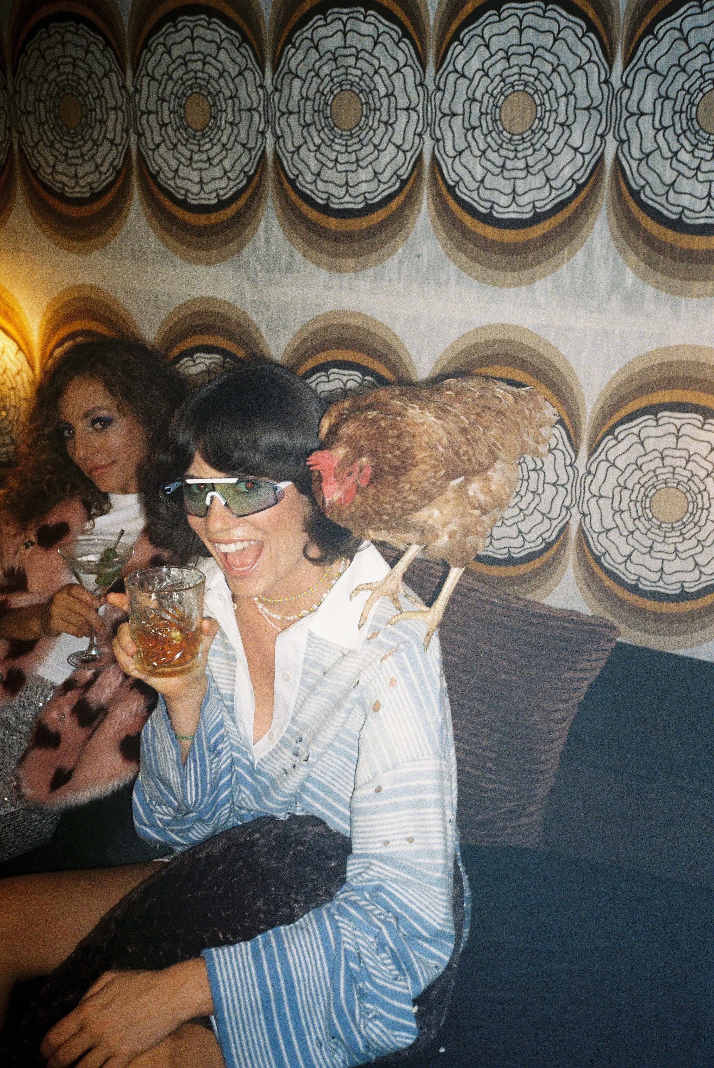 Commercial, Werbedreh für Kärcher. Videoproduktion vom Medienhaus Underpier, Agentur Loup, Foto und Film Make-up Artist am Set Jennifer Krzechki, Fashion Styling Marejke Schmidt. Using Charlotte Tilbury.