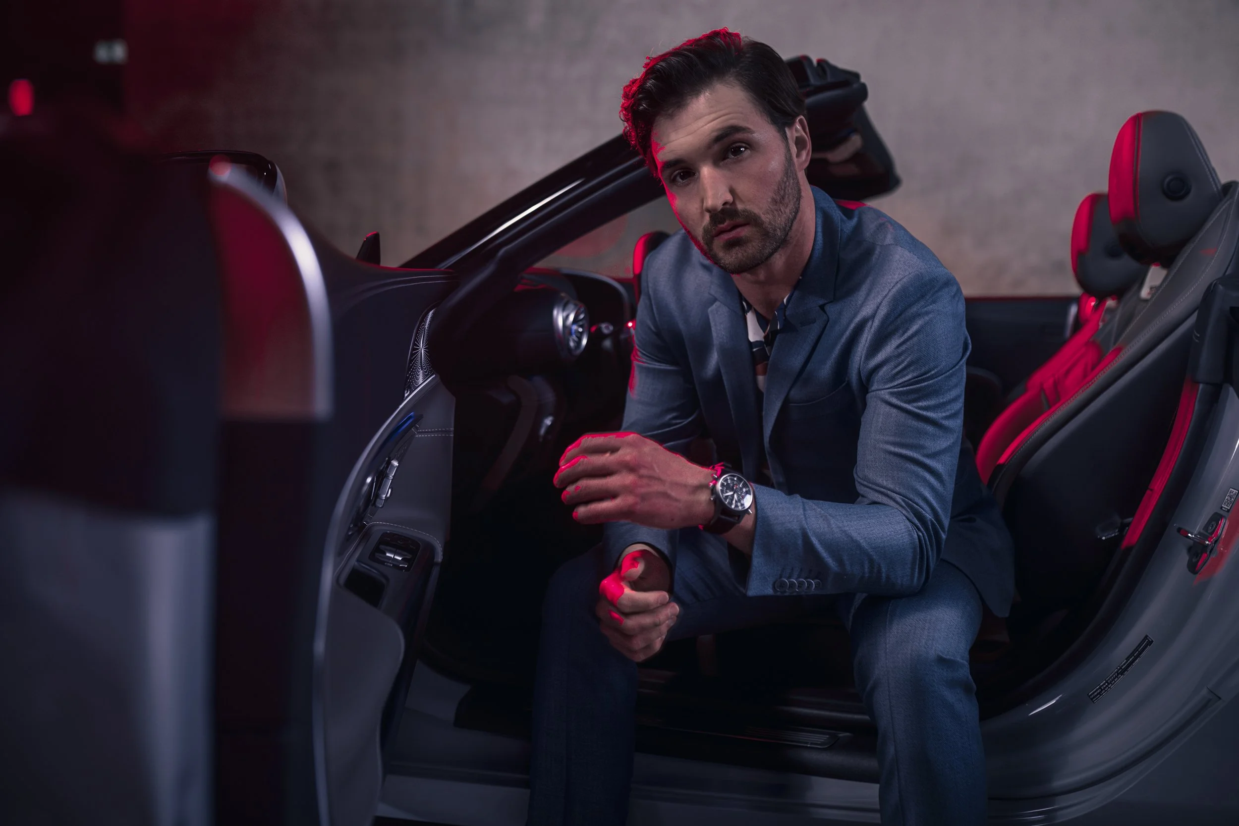 Kampagne für Mercedes Benz Museum Stuttgart Oldtimer SL Legacy Ausstellung. Photography Philipp Rupprecht, Fashion Styling Natalie Schneider, Hairstyling & Make-up Jennifer Krzechki. Using Chanel Beauty.