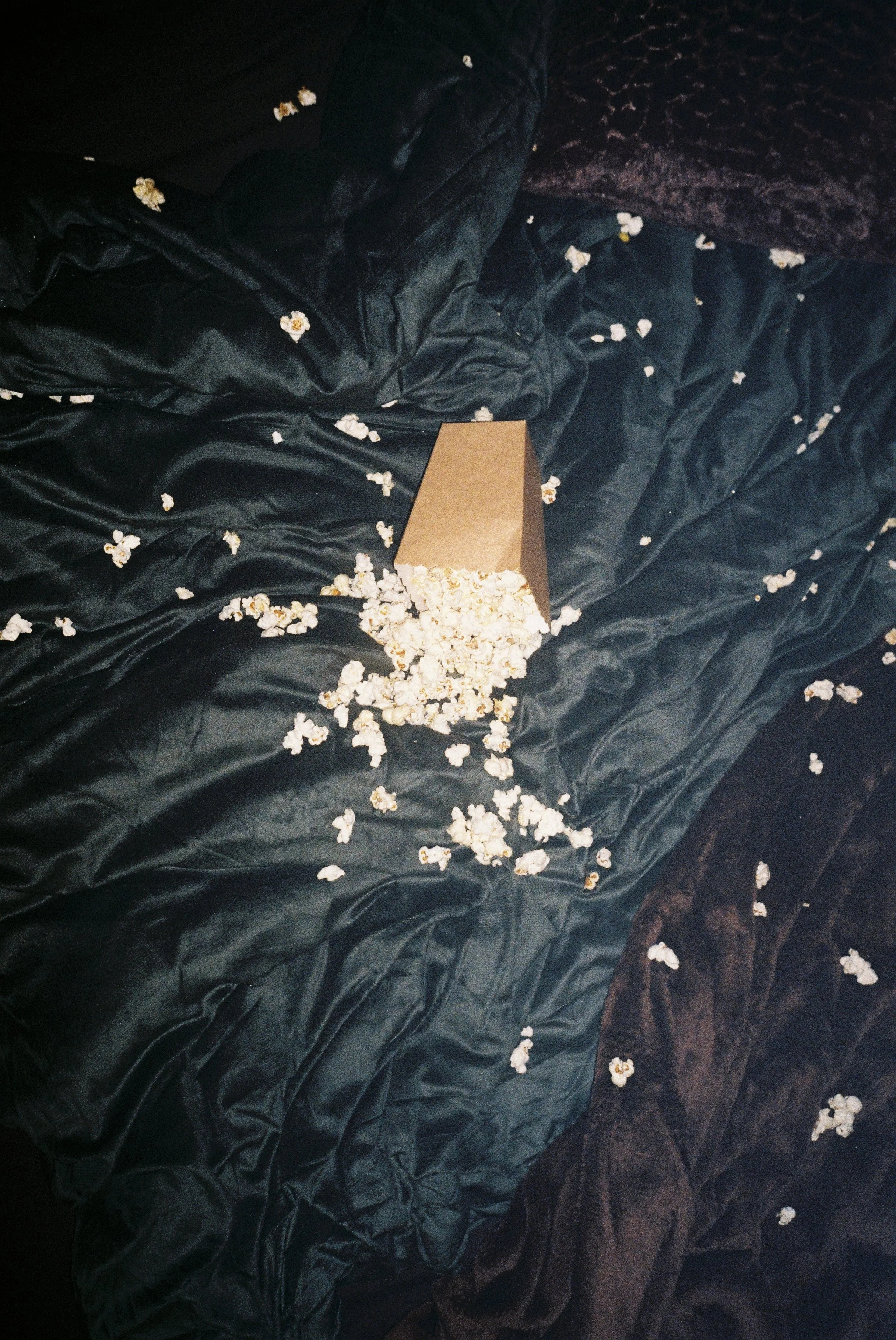 Commercial, Werbedreh für Kärcher. Videoproduktion vom Medienhaus Underpier, Agentur Loup, Foto und Film Make-up Artist am Set Jennifer Krzechki, Fashion Styling Marejke Schmidt. Using Charlotte Tilbury.