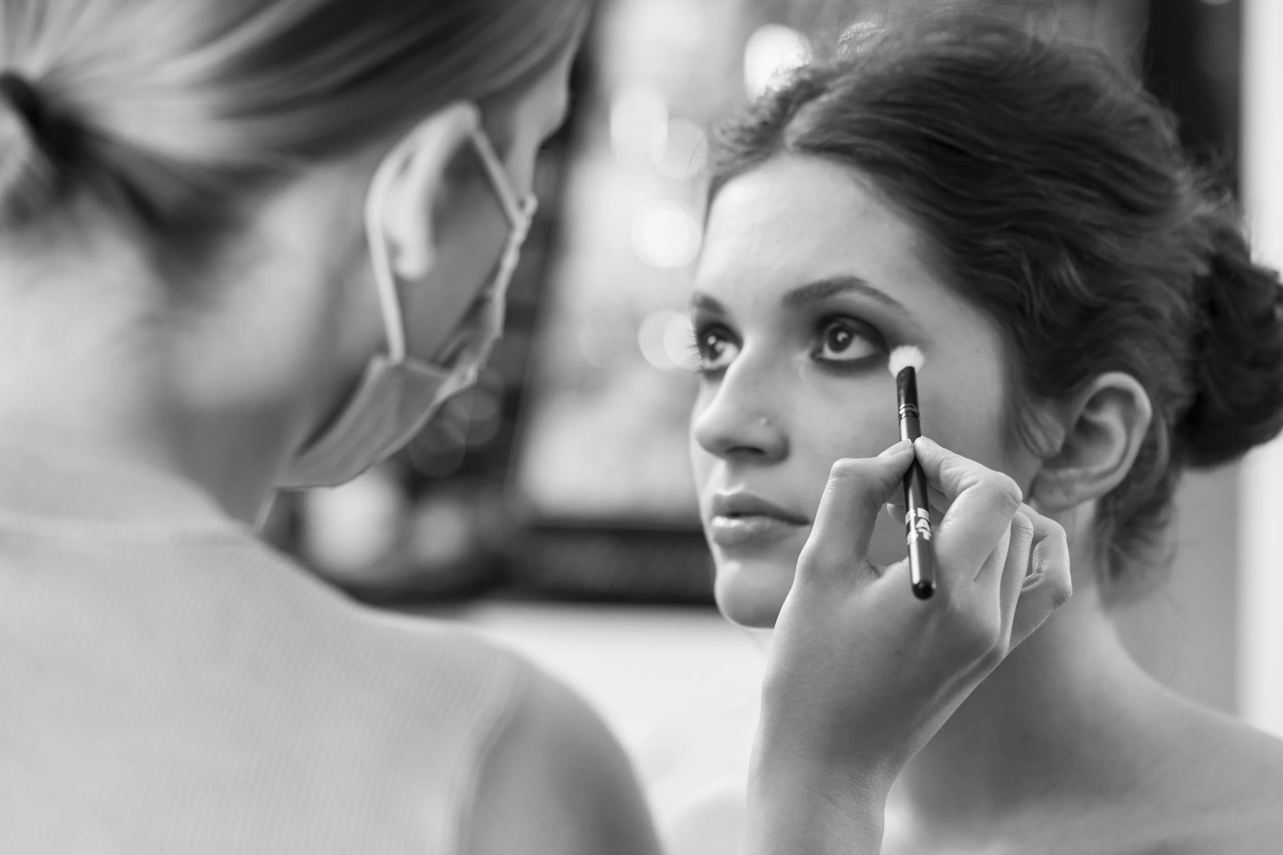 Making of /Behind the scenes Bilder der beast Beauty Academy Stuttgart Videoproduktion zur Online-Ausbildung zum staatlich anerkannten Beauty Expert. Als Hair & Make-up Artist hat Jennifer Krzechki Make-up Looks zu Themen wie Braut-Make-up, Best Ager