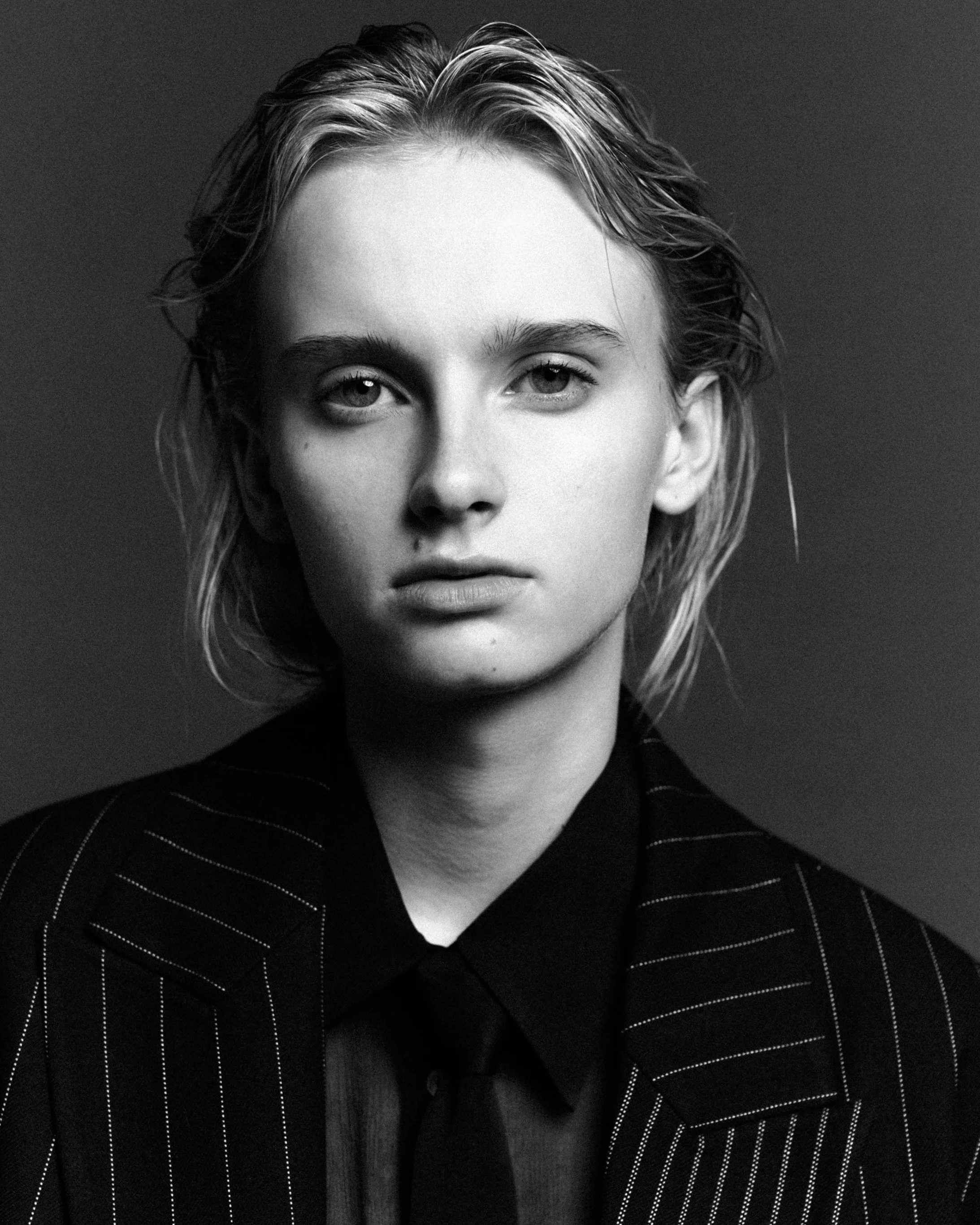 Fashion Fotoshooting mit Fotograf Stephan Glathe und Model Teresa (Munich Models). Hair & Make-up Artist Jennifer Krzechki. Using Typology.