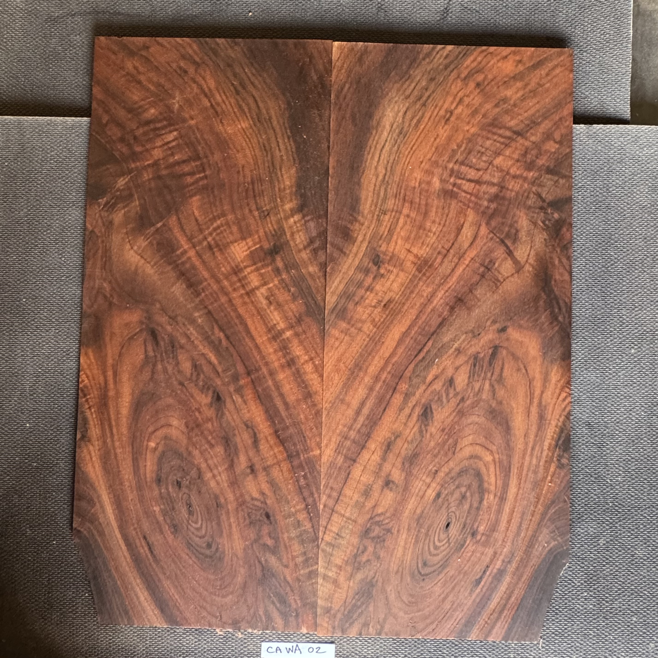 California Walnut Top: CAWA02