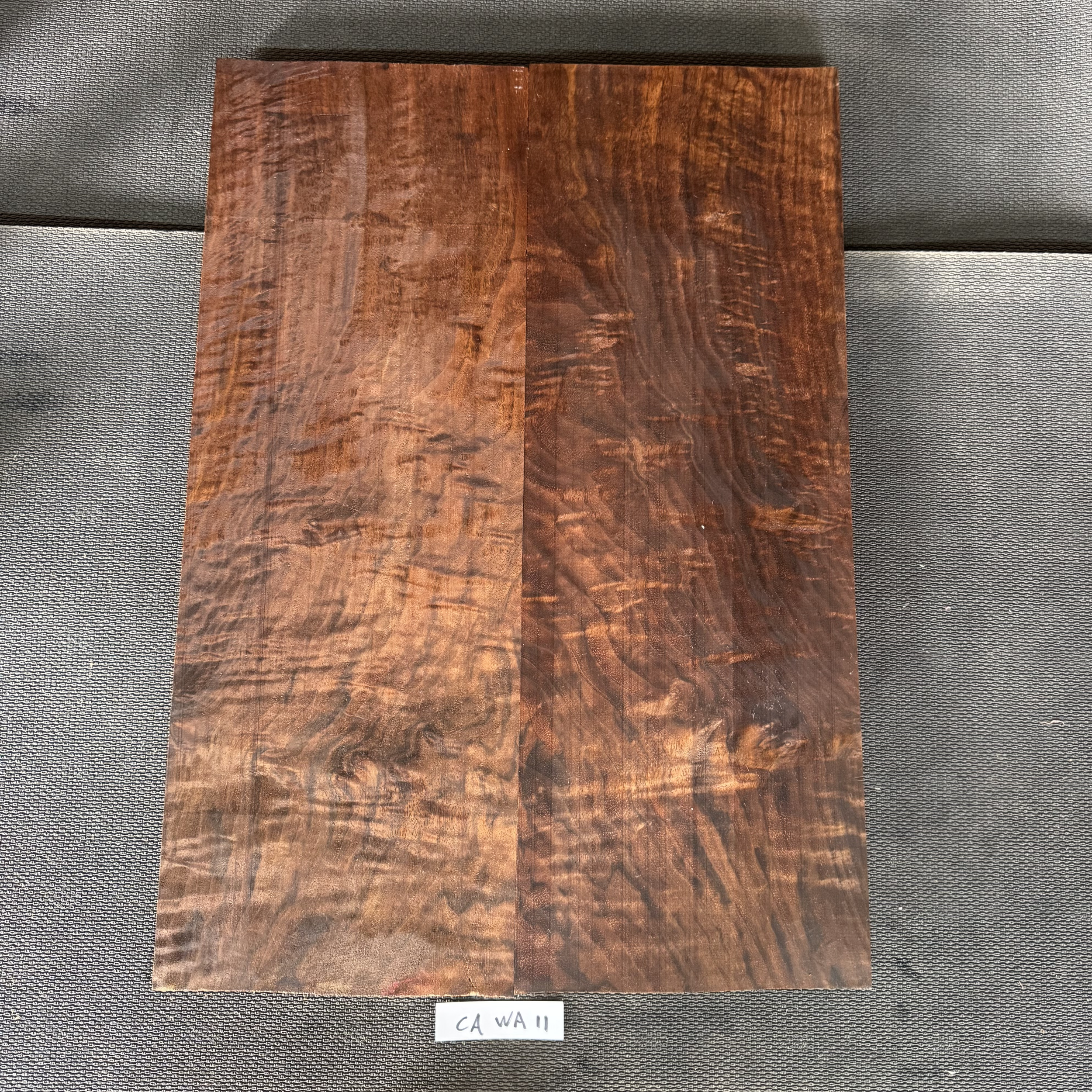 California Walnut Top: CAWA11