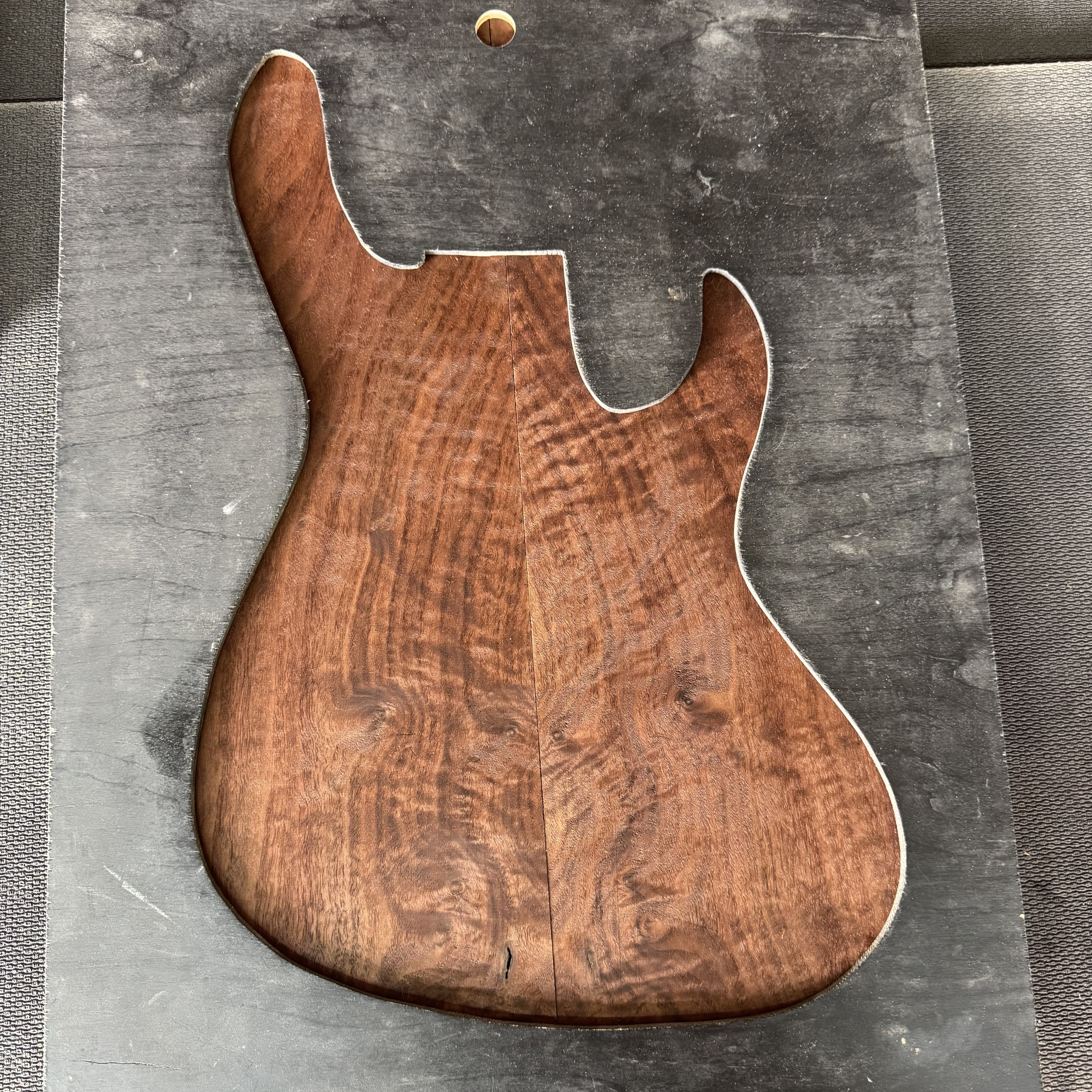 California Walnut Top: CAWA10