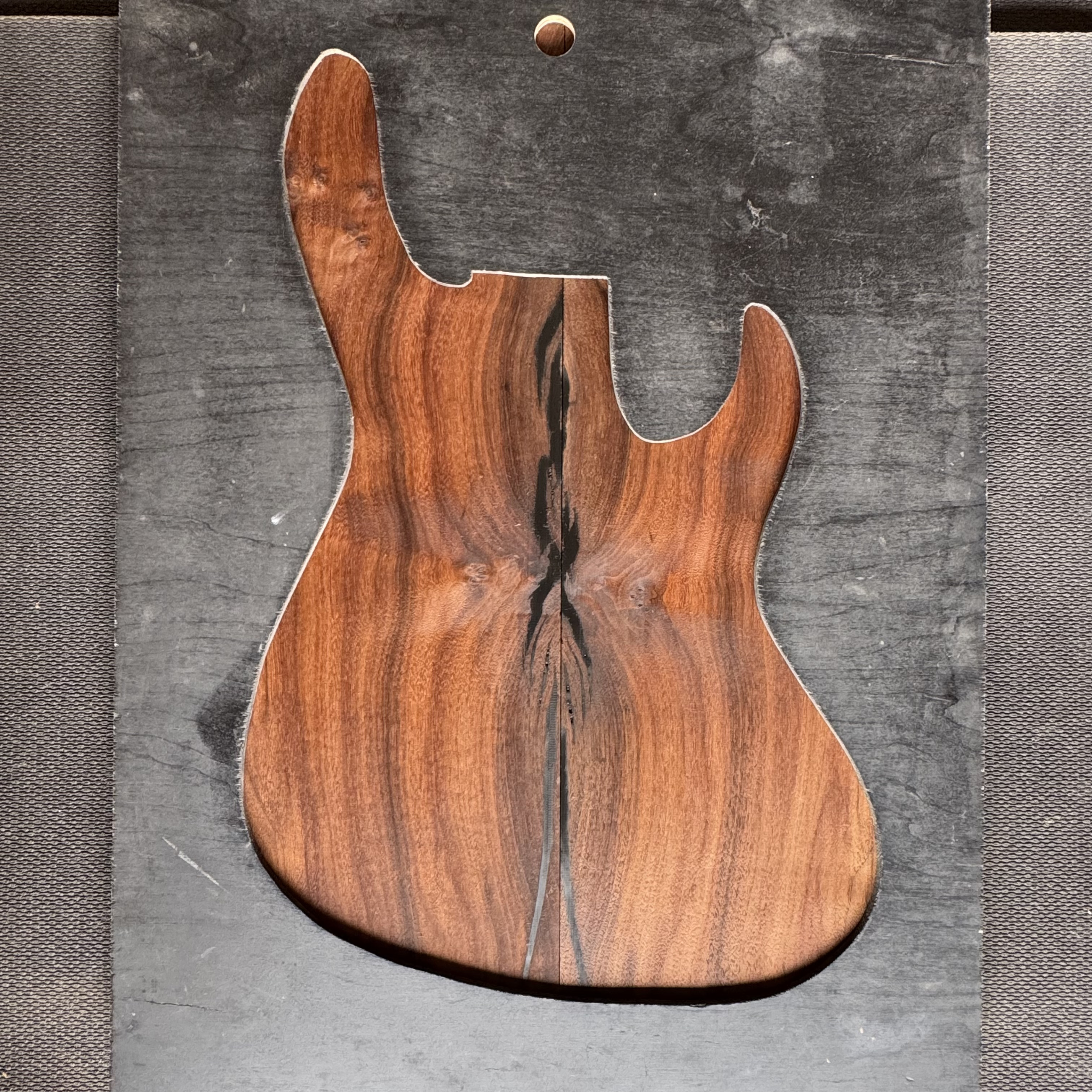 California Walnut Top: CAWA07