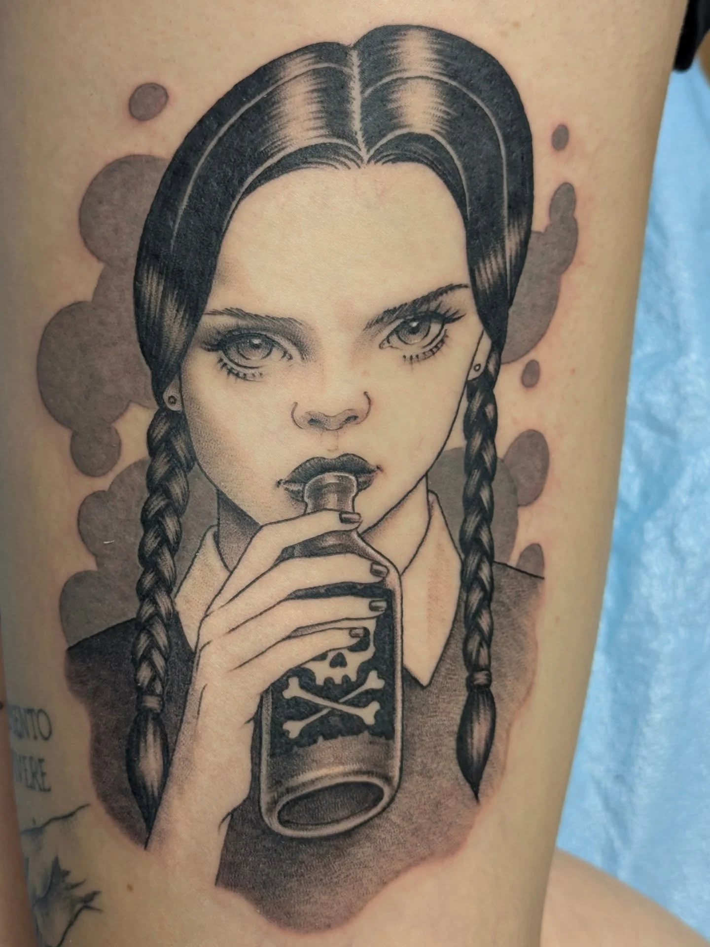 Custom Wednesday Adams drinking poison
By: Nelson D 
@nelson.tattoos
-
-
-
-
-
#tattoo #tattoostudio #tattoooftheday #customtattoo #customdesign #wednesday #wednesdayadams #theadamsfamily #poison #horror #darkart #blackandgreyartist #blackandgreytatt