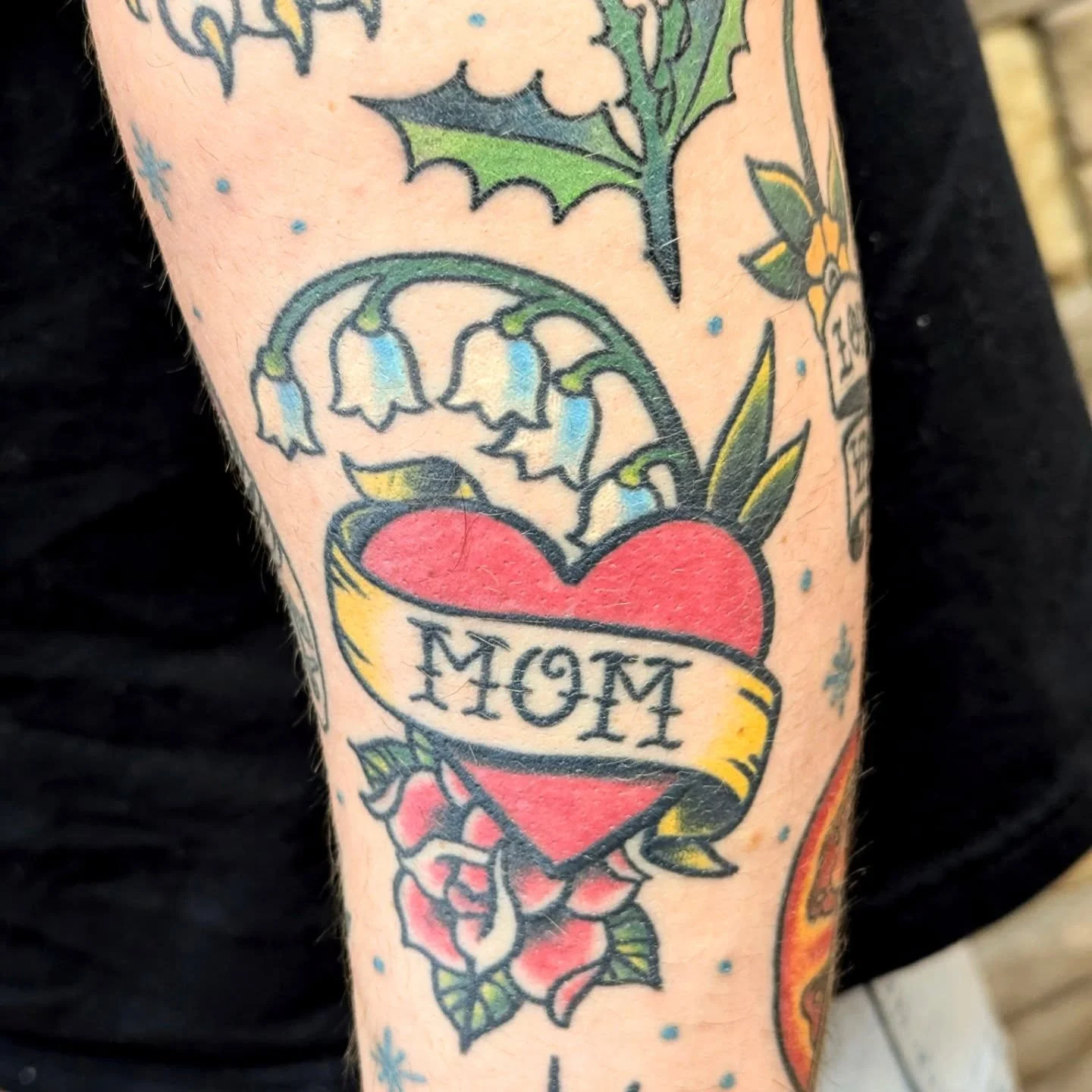 Fully healed traditional western sleeve
All pieces designed and tattooed by Nelson @nelson.tattoos 
-
-
-
#traditionalwestern #traditionaltattoo #customtattoo #customdesigned #momtattoo #thistle #rosetattoo #espadatattoo #ottawatattoo #ottawaontario 