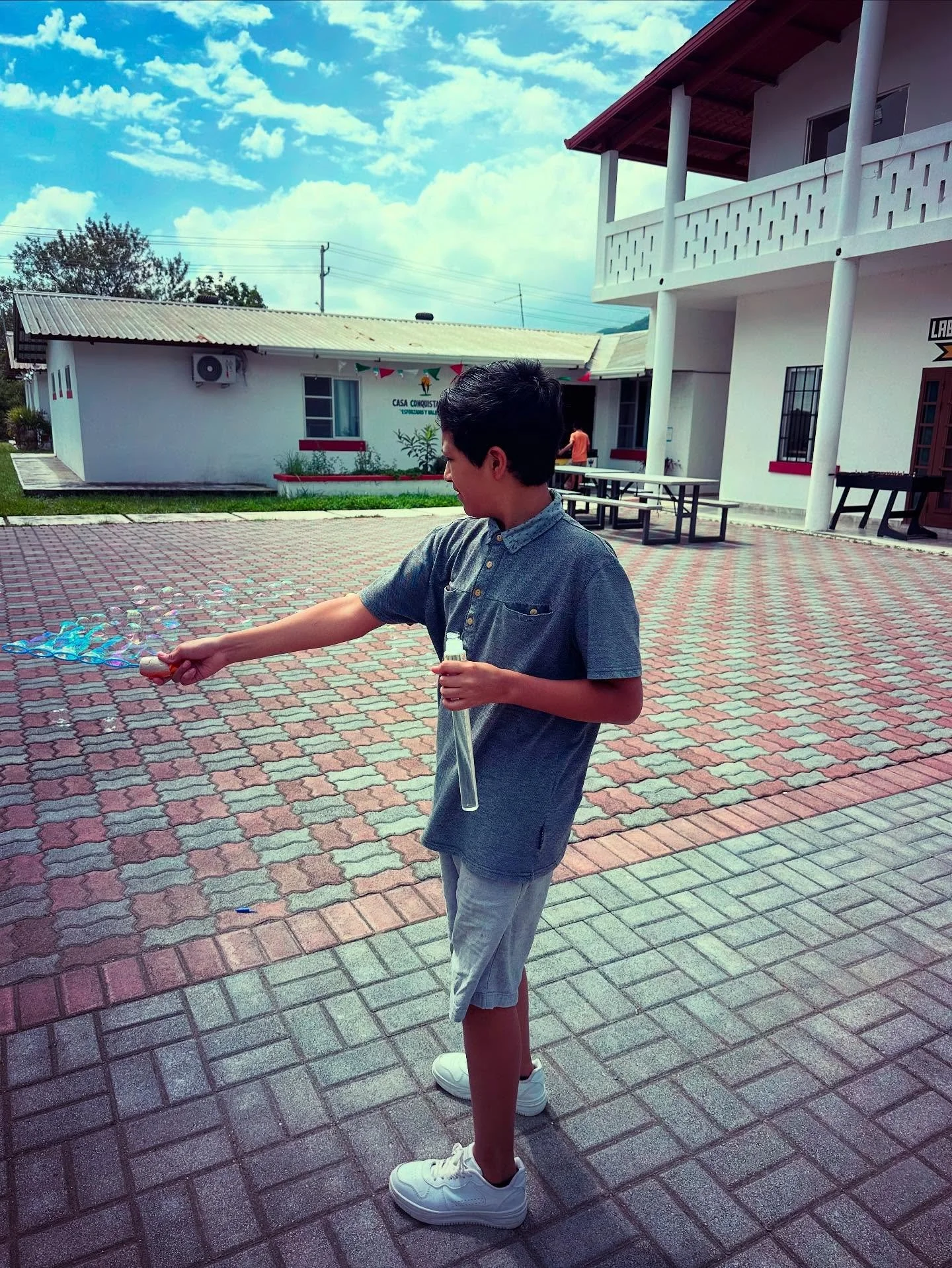 Hay algo en el sol que hace que todo se sienta un poco m&aacute;s brillante. ☀️ 

There&rsquo;s something about the sun that makes everything feel a little brighter. ☀️ 

#ranchodelrey #godsgrace #diosbendice