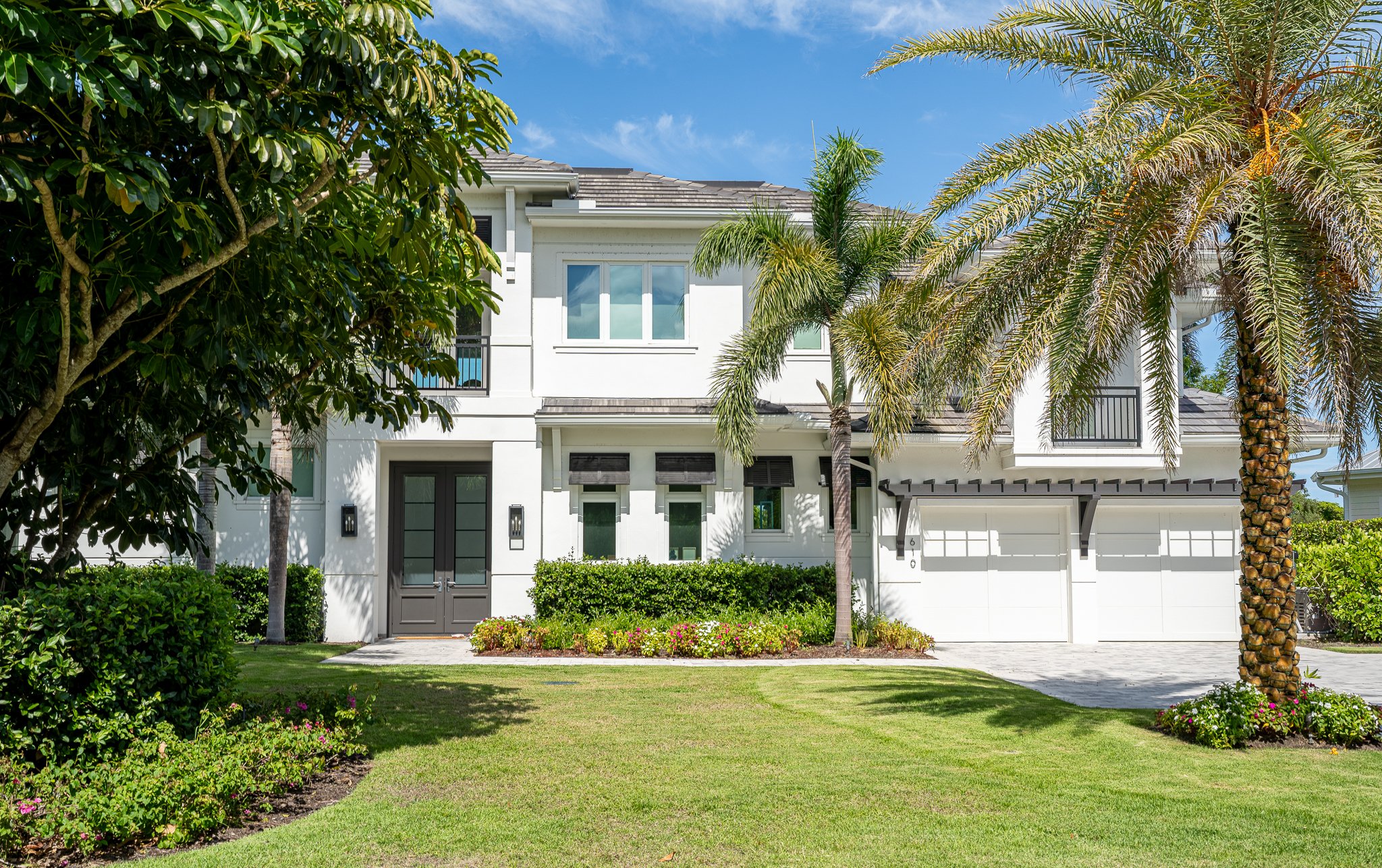 610 Banyan Cir