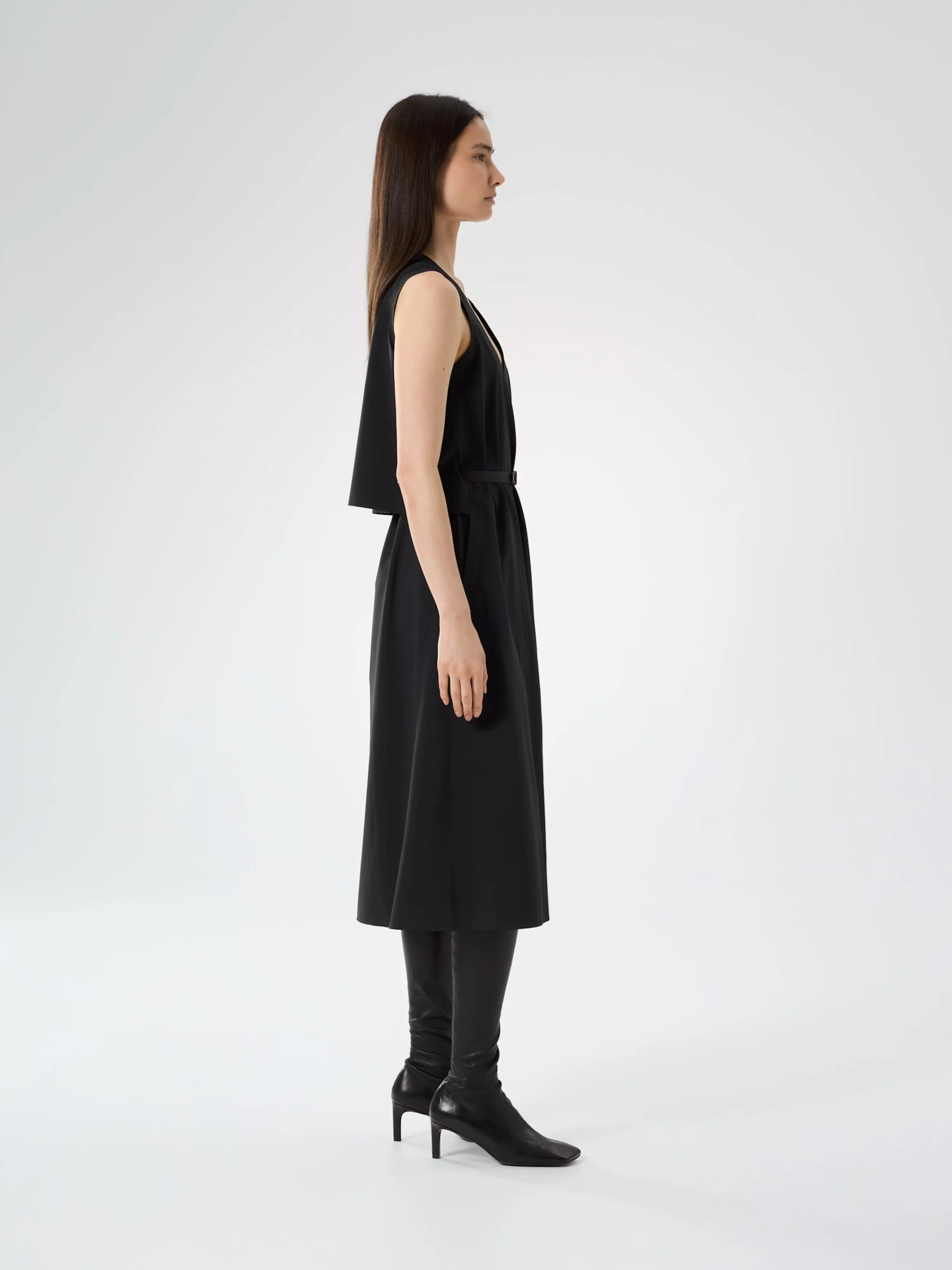 S24-X000007795-Icosa-Dress-Black-Women-s-Side-View.jpeg