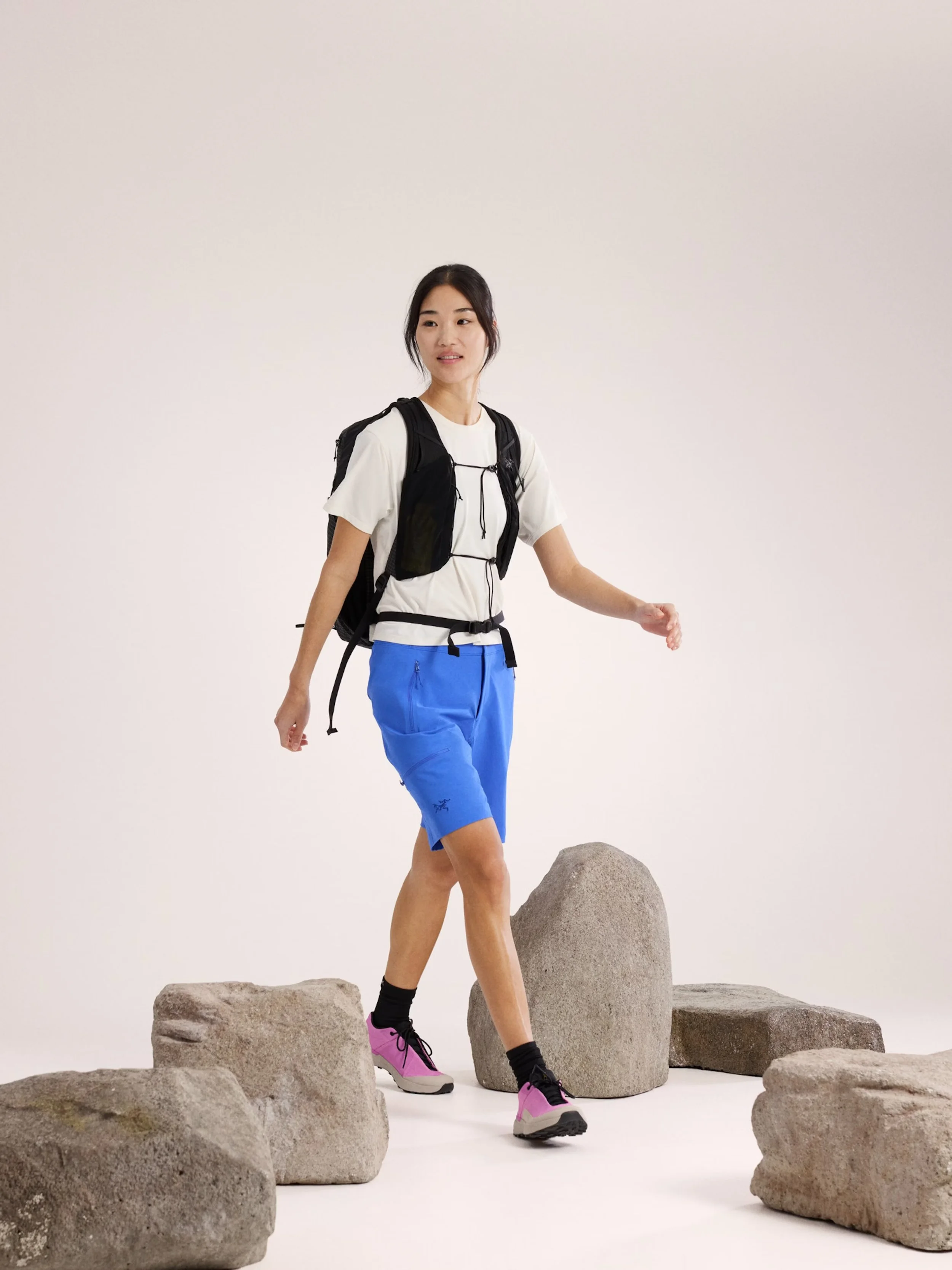 S25-X000006460-Taema-Crop-T-Shirt-Arctic-Silk-Heather-Women-s-Full-Body.jpeg