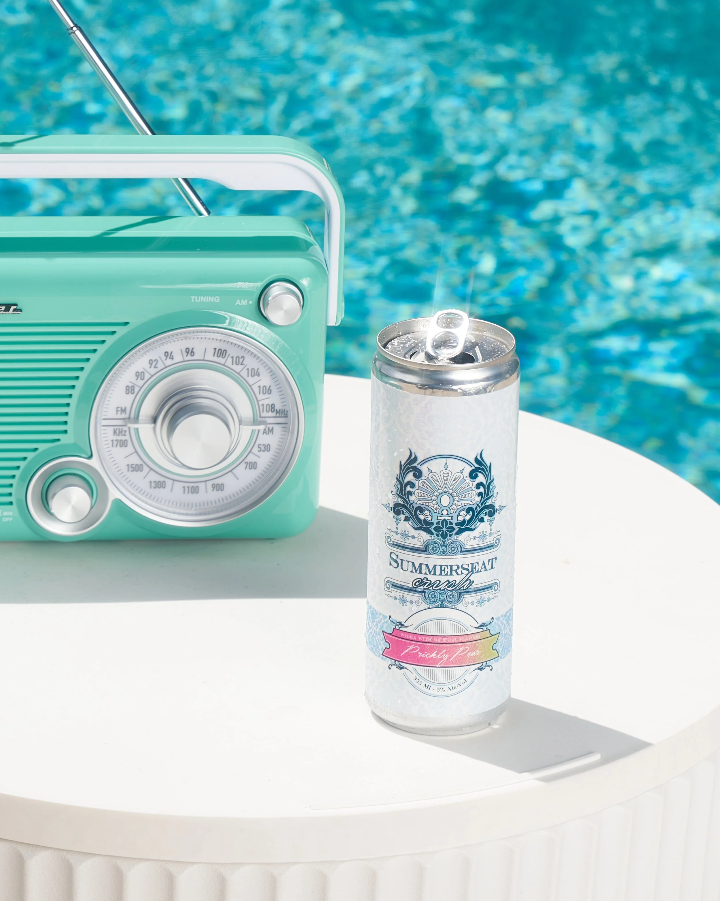  Indulge in the vibrant flavors of summer with the Summerseat Spicy Pineapple Mango drink! This refreshing beverage combines sweet tropical notes with a zesty kick, offering a delightful balance of sweet, spicy, and tangy in every sip. Crafted with r