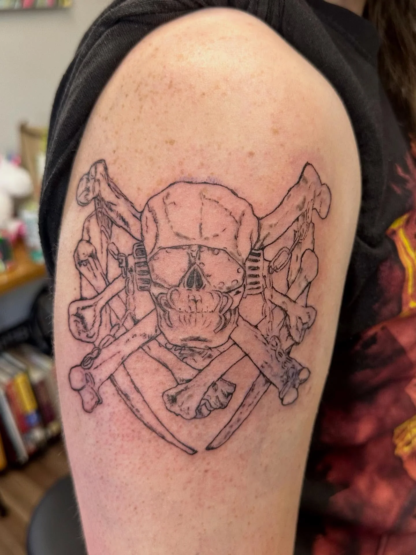 First session for Avery and OMG-if I&rsquo;m doing a MEGADETH tattoo you bet your 🍑 you&rsquo;ll be the DJ-sync w/ my speaker and let me into your world ❤️&zwj;🔥

Honored to start your first tattoo for you on your 18th bday and LOVE nerding about m