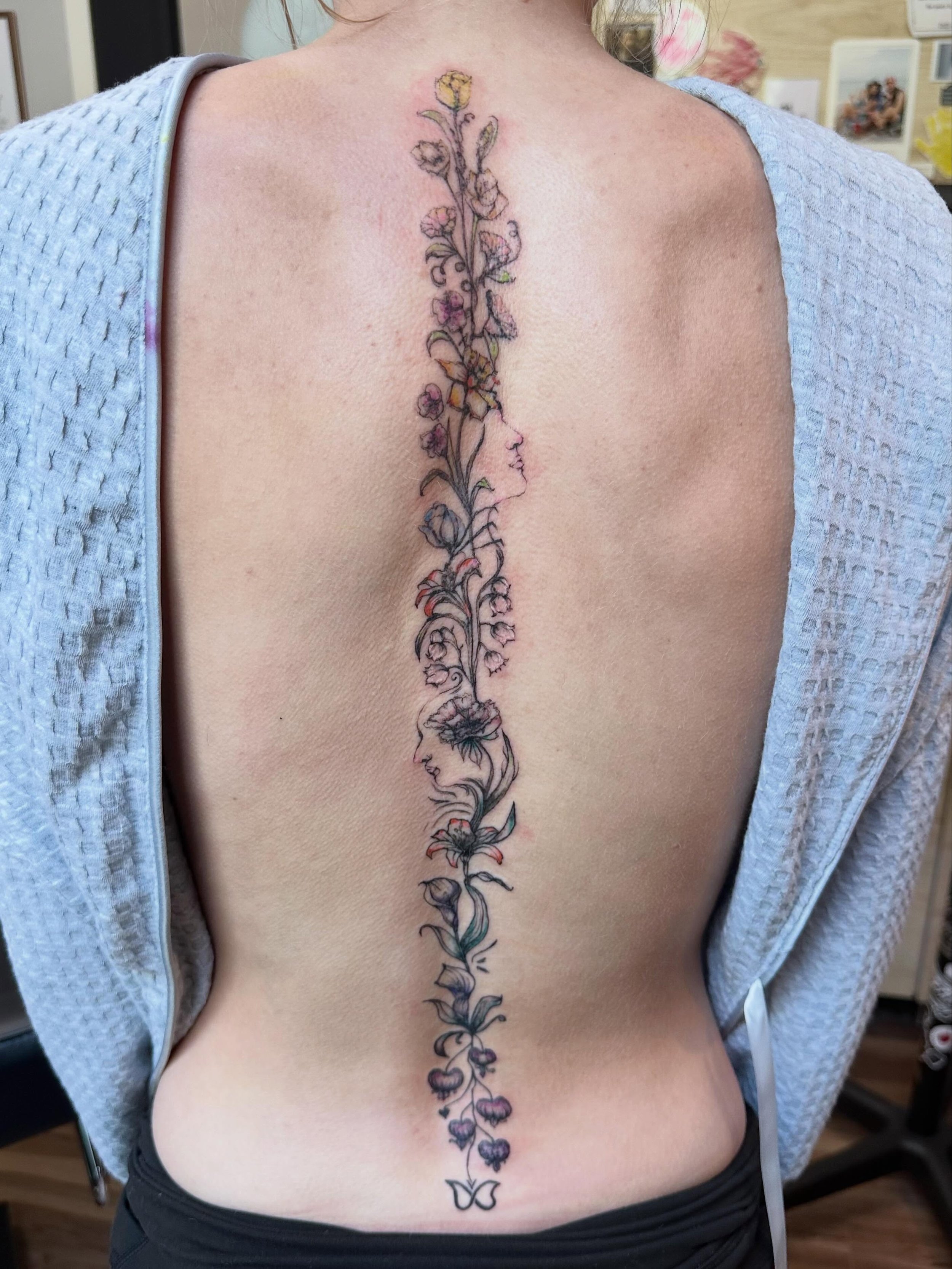 TYSM Carsen! 🥰🙏🏻💞💞💞💞💞

#hudsonwisconsin #finelinetattooartist #wisconsintattooartist #minnesotatattooartist #floraltattoos