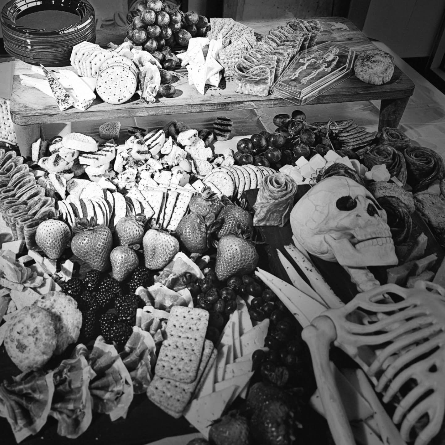 ππ Anyone else already dreaming of fall, Halloween, and cooler weather? Because same. I love this season — it’s the perfect excuse to get creative with spooky charcuterie boards and experiment with all the cozy, bold fall flavors (hello